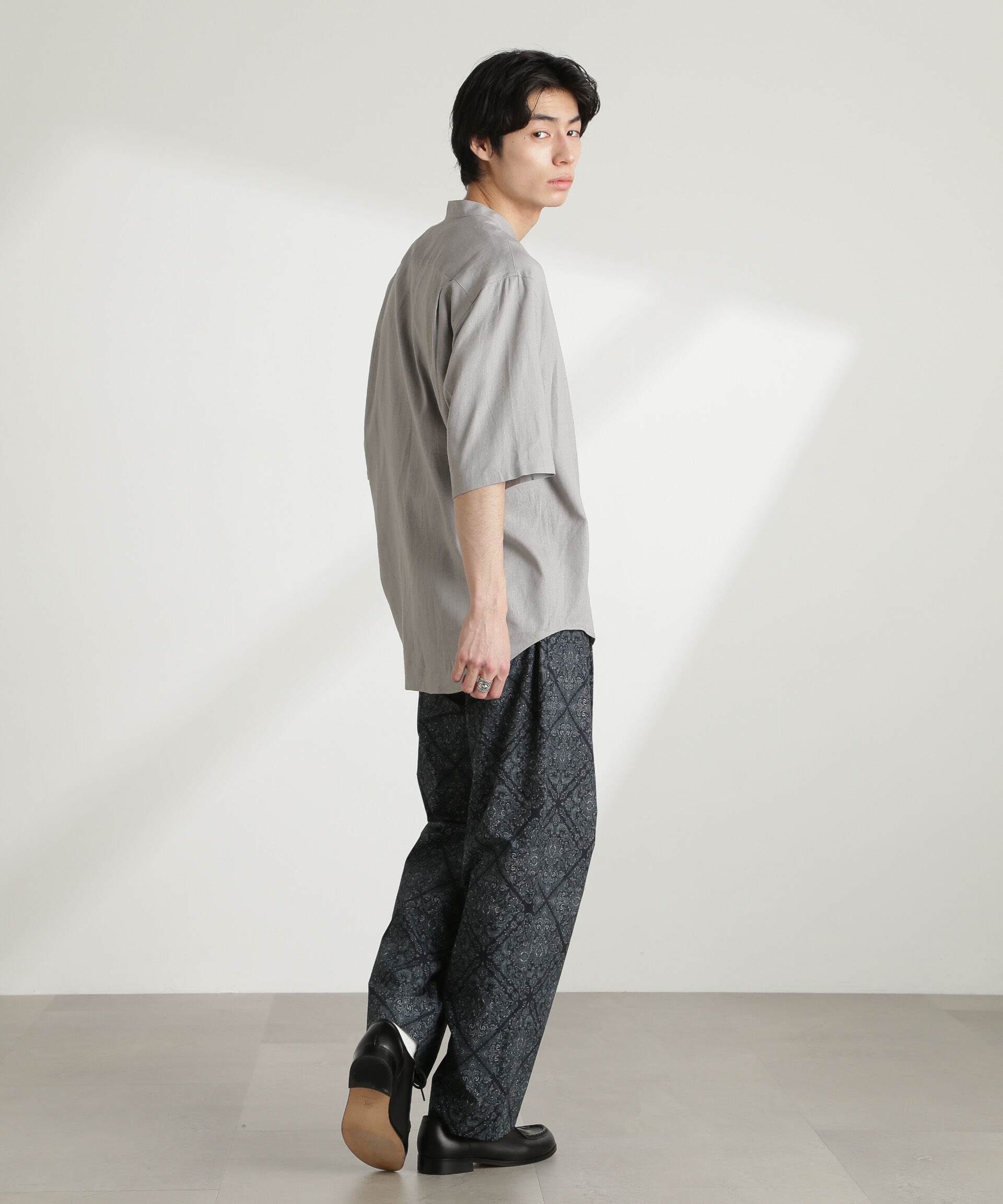 nano･universe「アンチスメルリネン バンドカラーシャツ 半袖」|シャツ・ブラウス|