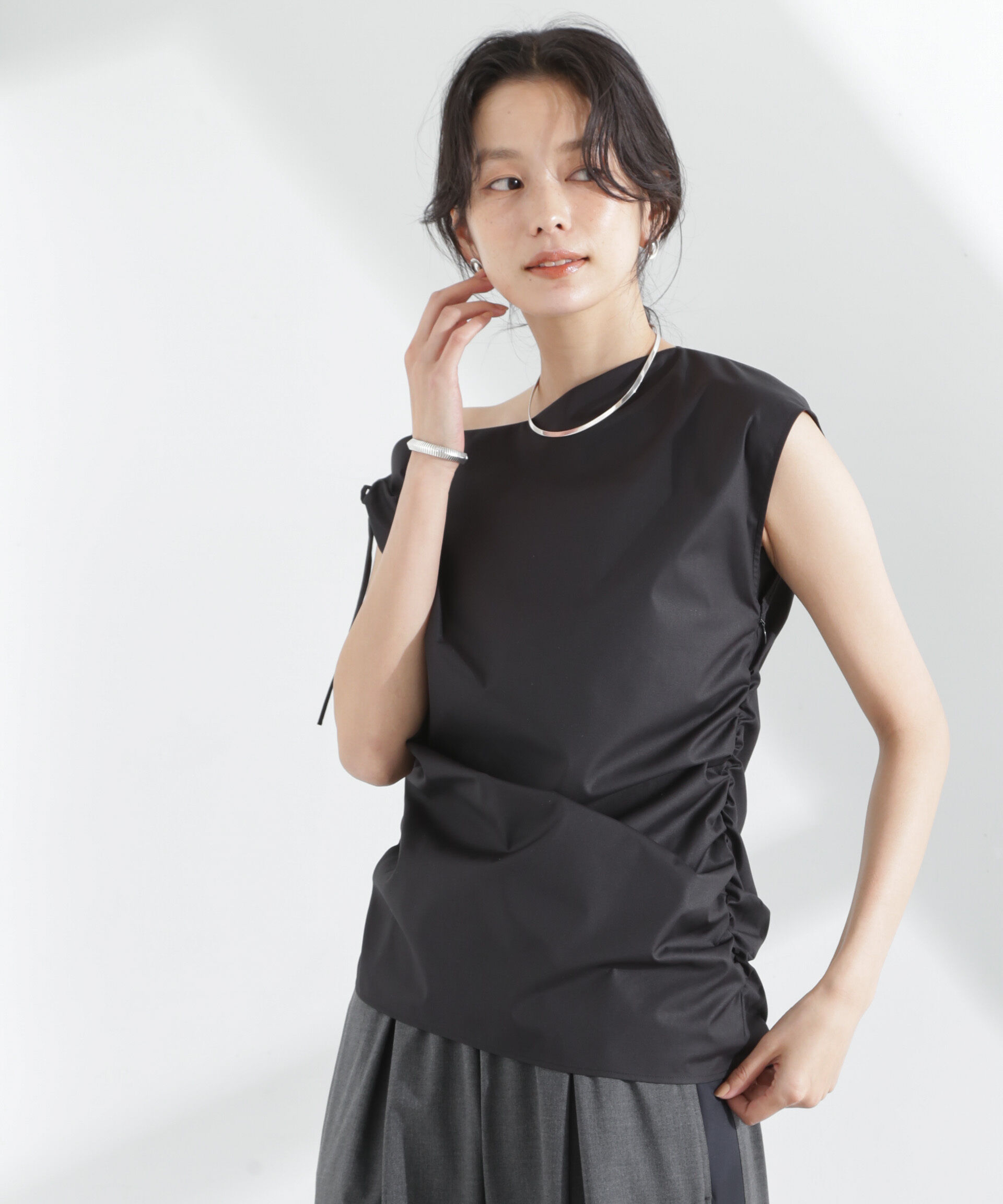 nano･universe「アシンメトリーギャザートップス」|シャツ・ブラウス|ブラック