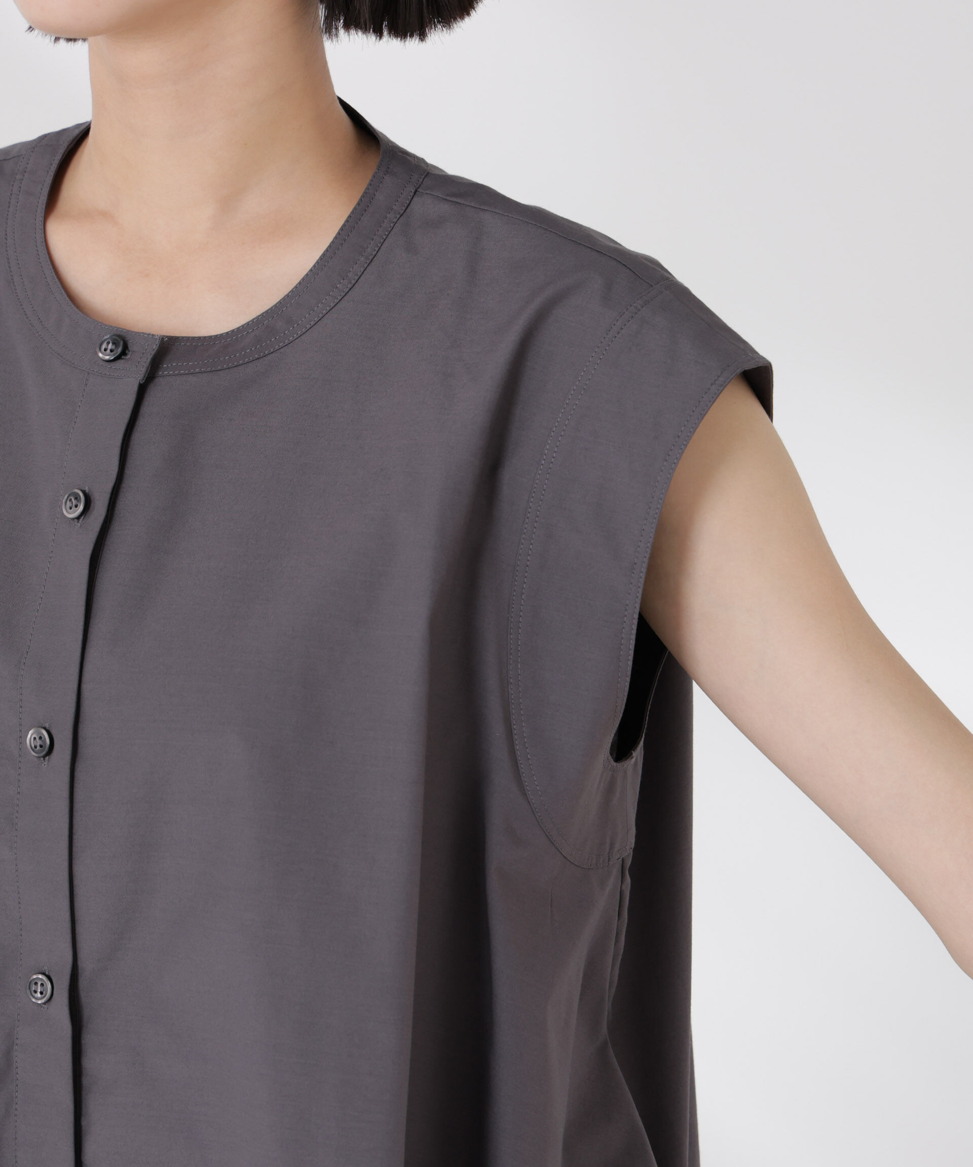 nano･universe「フロントフレアケープカラーノースリーブシャツ」|シャツ・ブラウス|