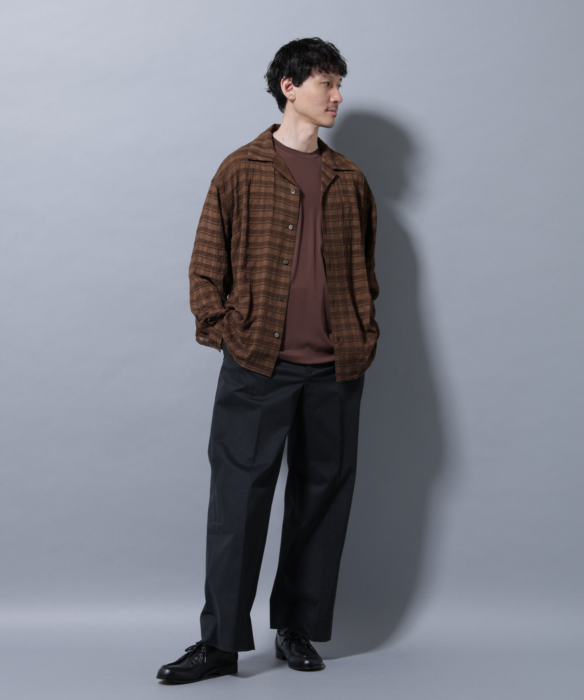 nano･universe「ピーチサテン ストレートフィット トラウザーズ」|チノ|