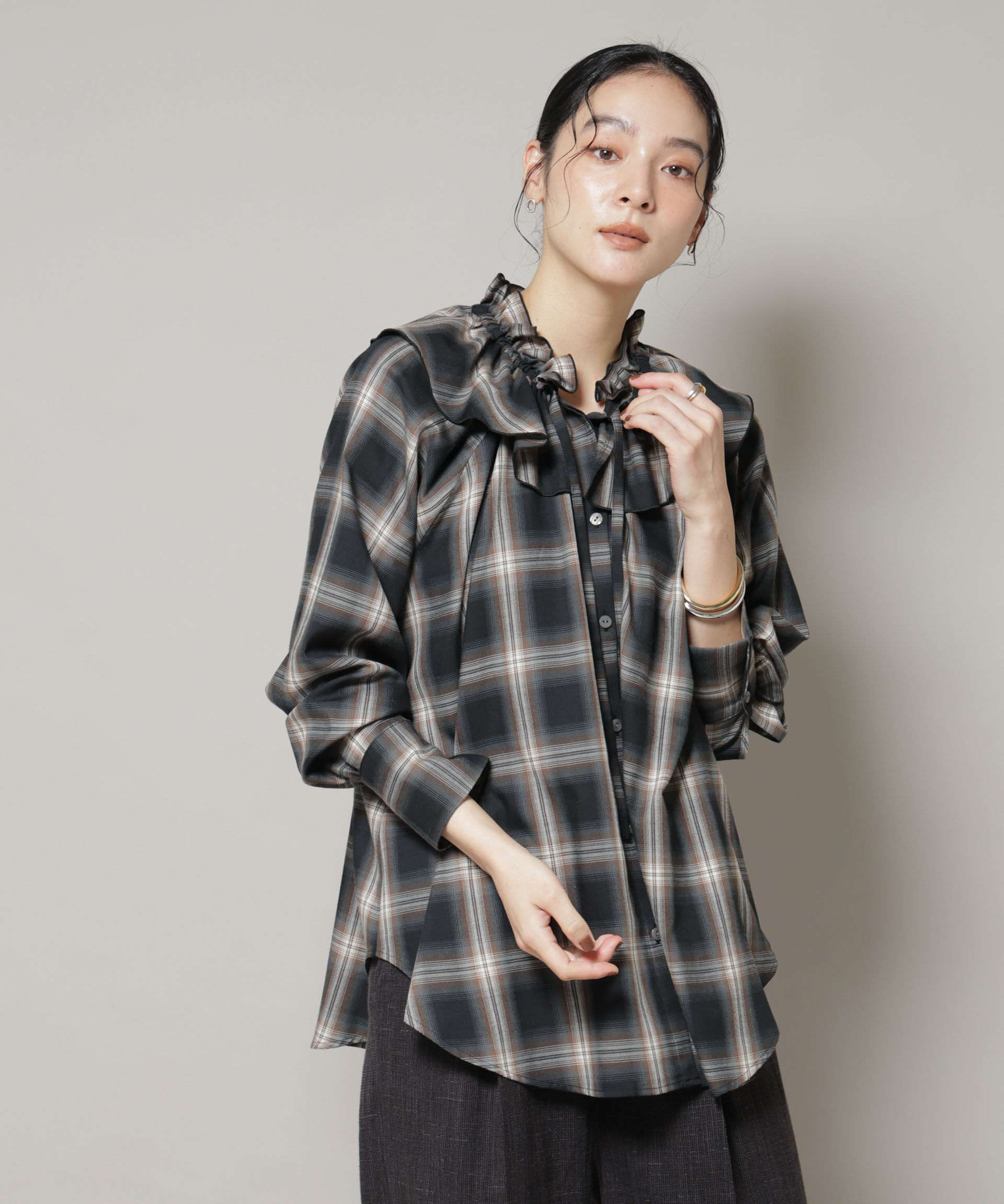 nano･universe「オンブレーチェックフリルカラーブラウス」|シャツ・ブラウス|ブラック