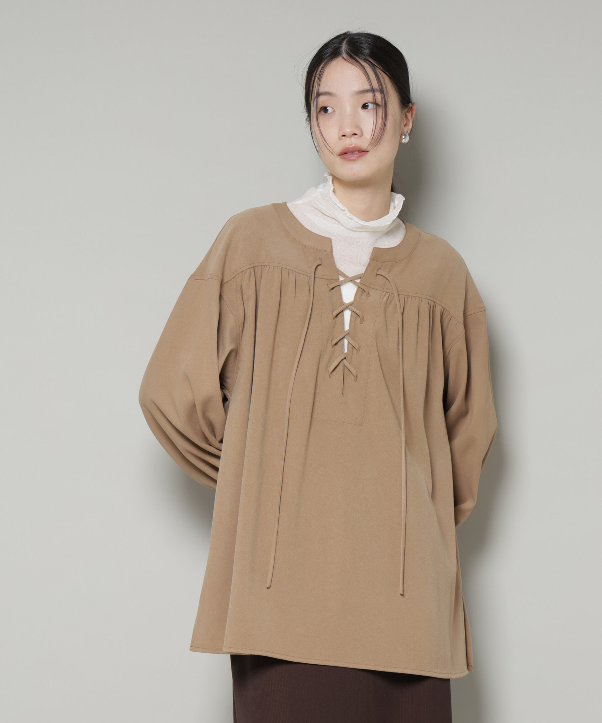 nano･universe「レースアップギャザープルオーバーブラウス」|シャツ・ブラウス|