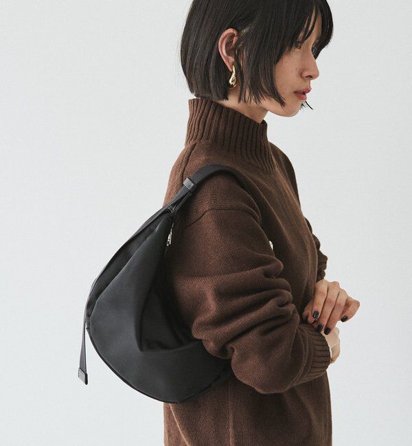  「クラウズナイロンラウンドショルダーバッグ」|ショルダー・メッセンジャー|