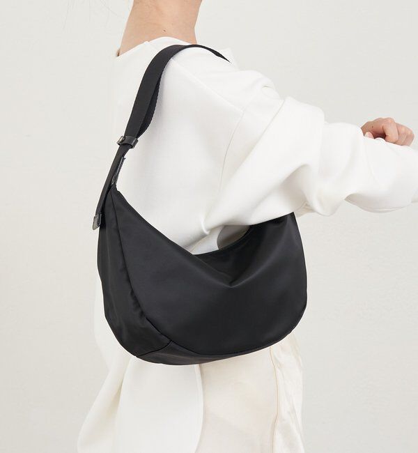  「クラウズナイロンラウンドショルダーバッグ」|ショルダー・メッセンジャー|