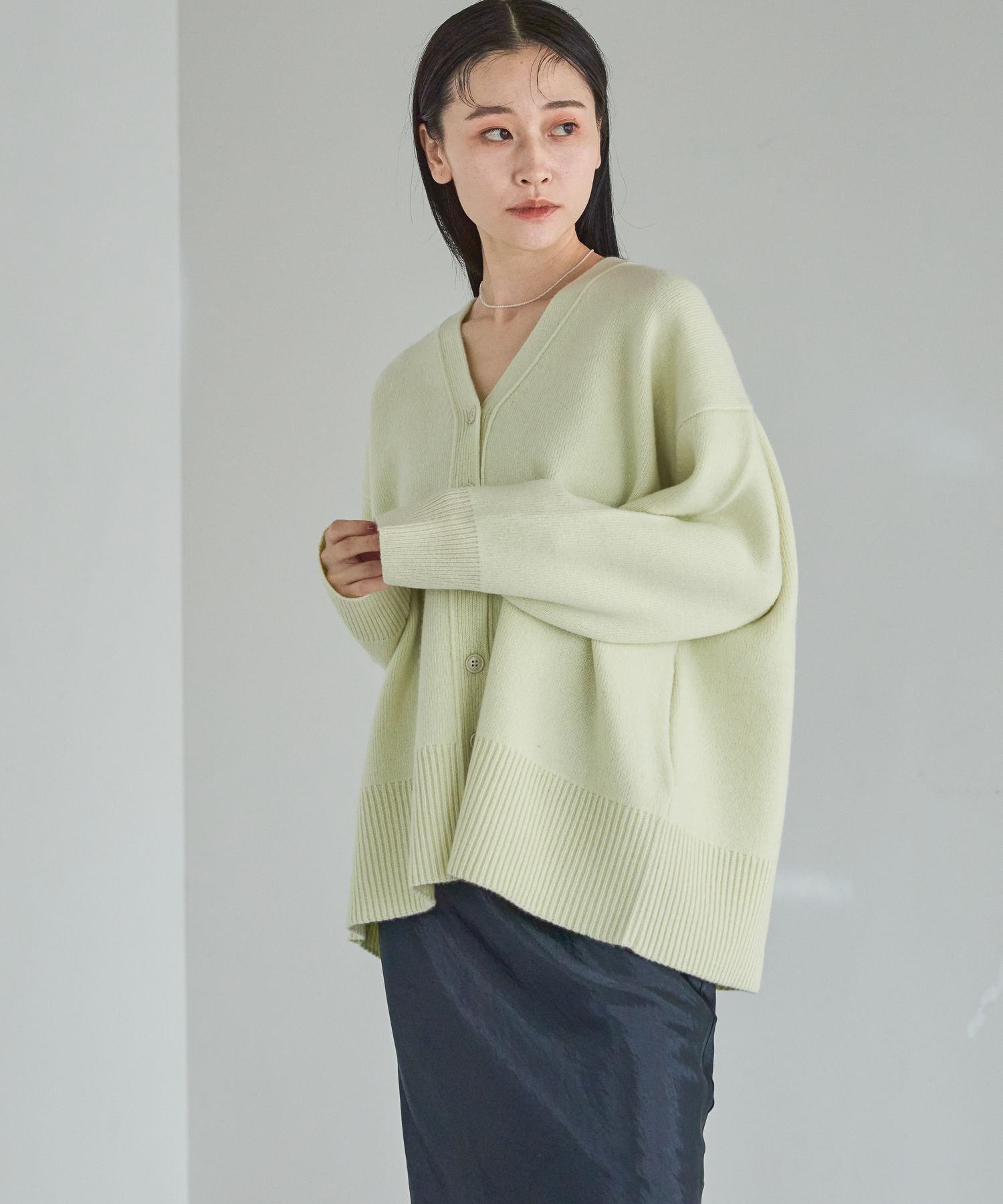 A part by 「カシミヤコンBIG Vネックカーディガン」|ニット・セーター|ライトイエロー