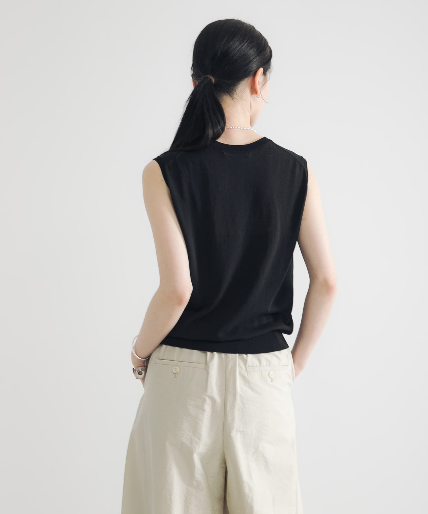 URBAN RESEARCH「UVカット加工ノースリーブニット」|タンクトップ|