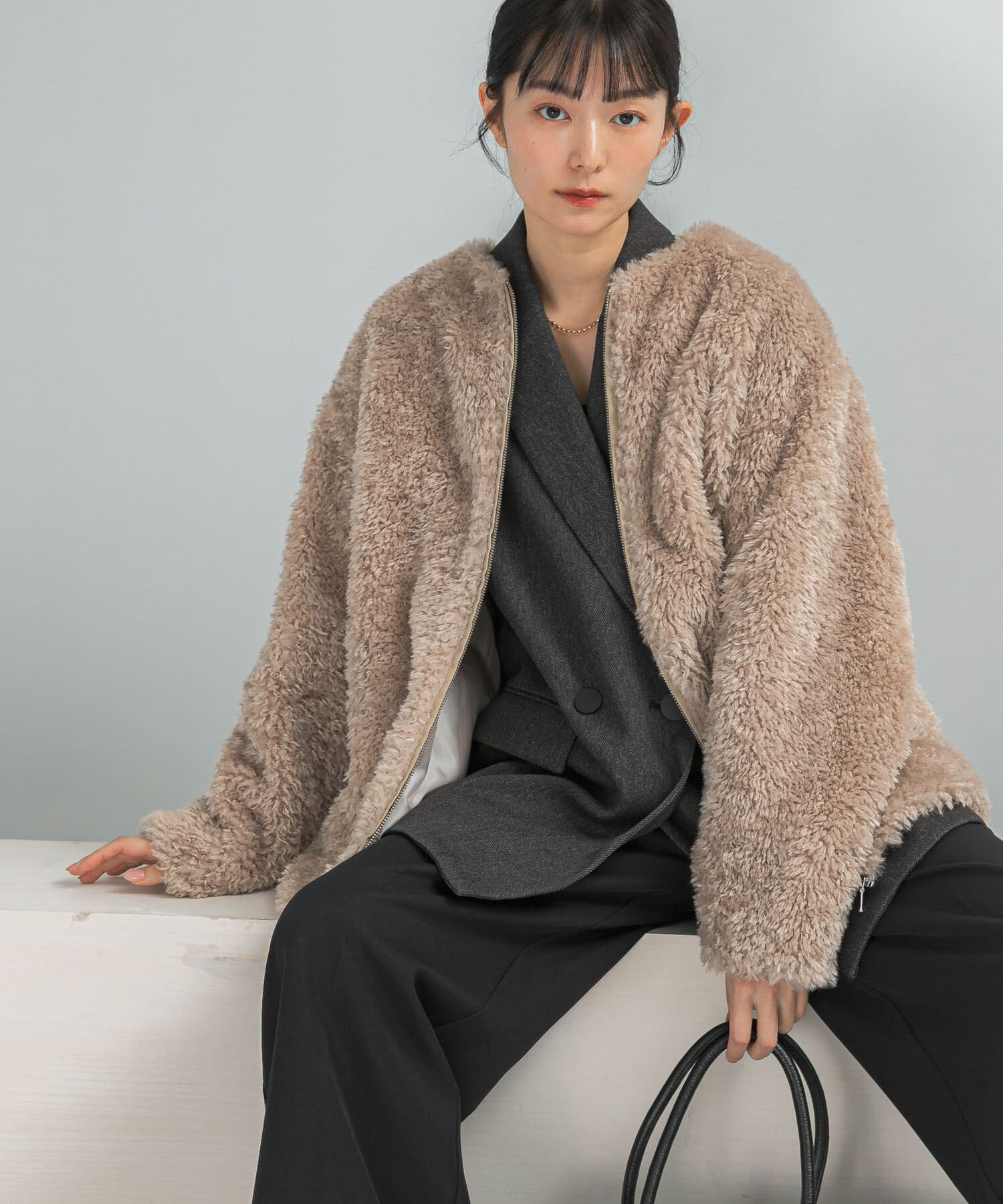 URBAN RESEARCH ROSSO「『WEB/一部店舗限定』ノーカラーファーボアZIPブルゾン」|ノーカラージャケット|ベージュ系その他
