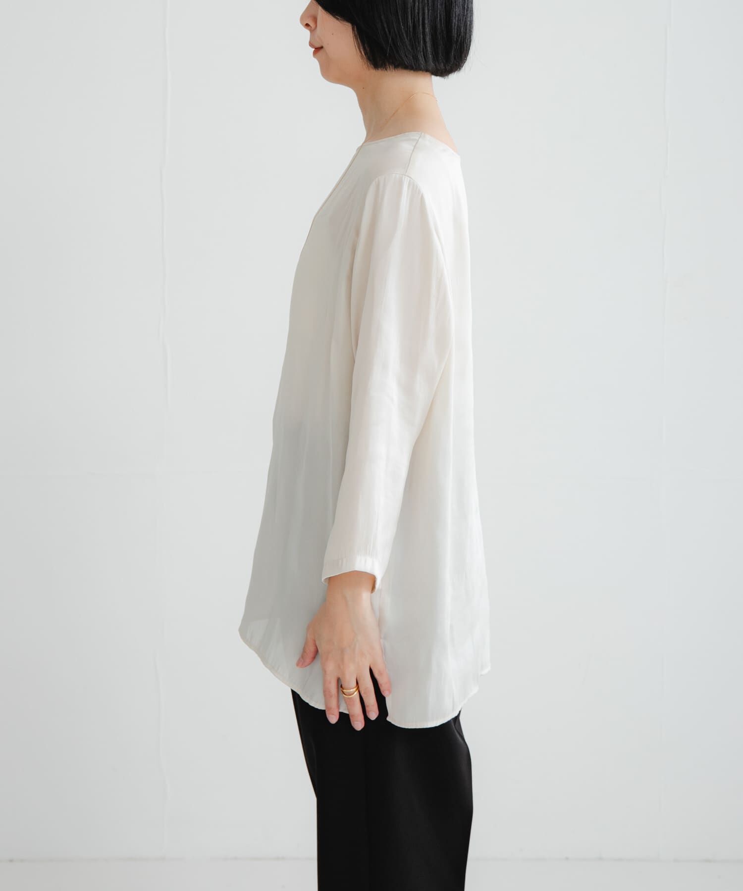 URBAN RESEARCH「ヴィンテージサテンブラウス」|シャツ・ブラウス|