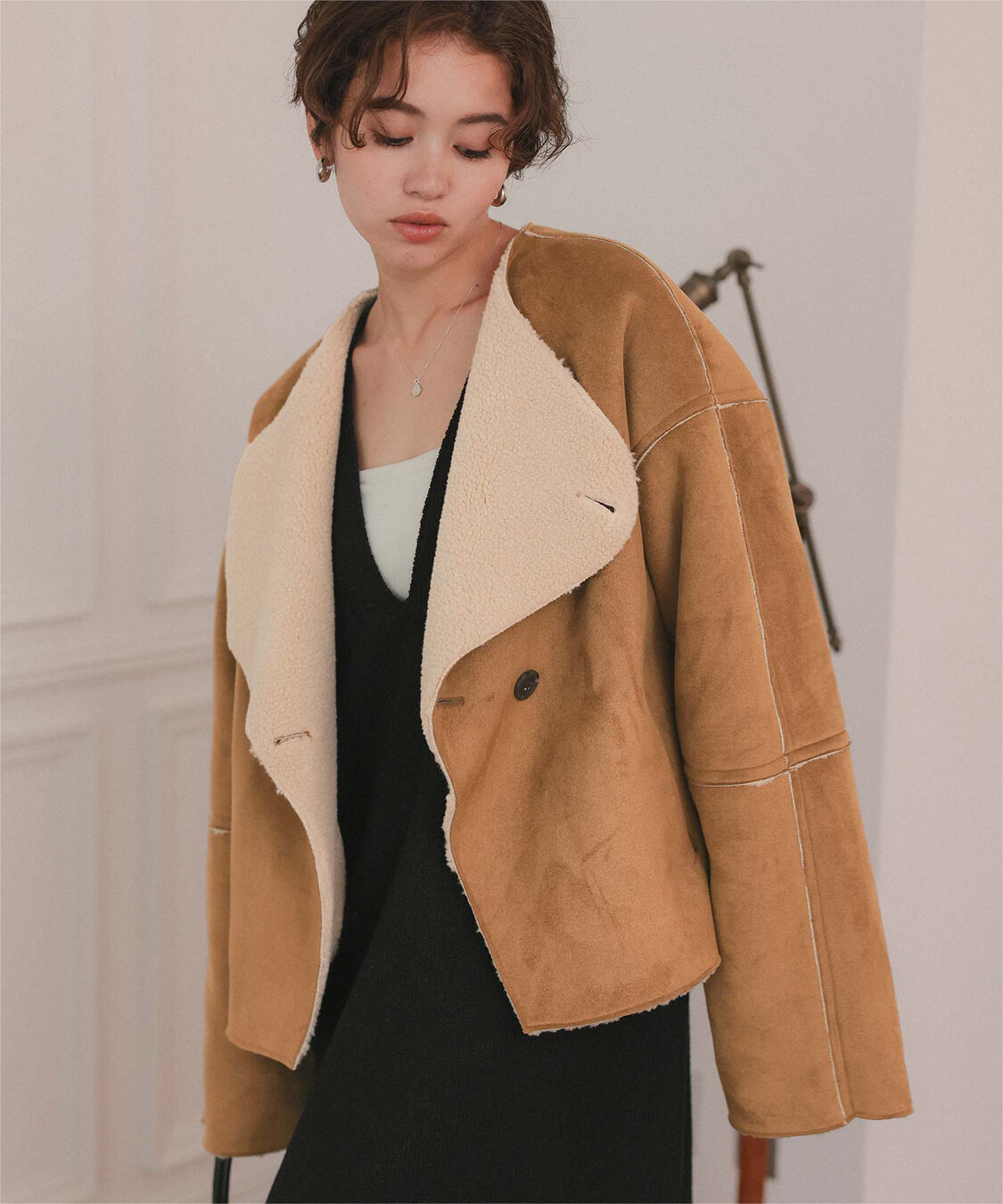 titivate「フェイクムートンノーカラージャケット」|ノーカラーコート|