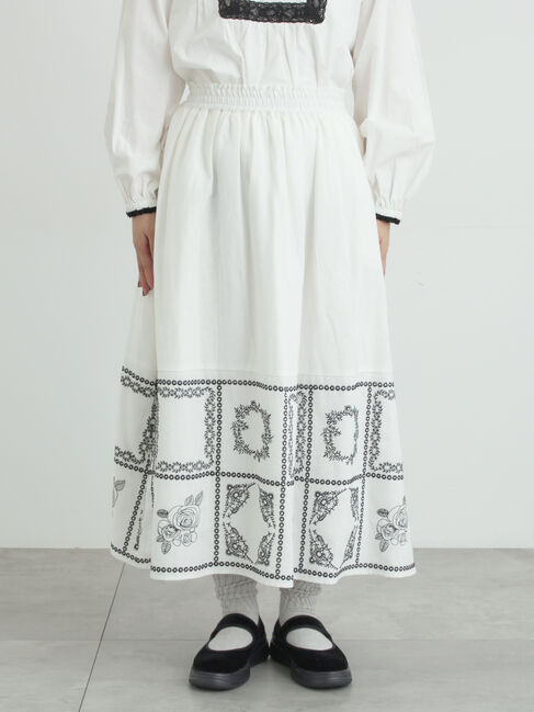 Samansa Mos2「裾モチーフ刺繍ギャザースカート」|スカート|