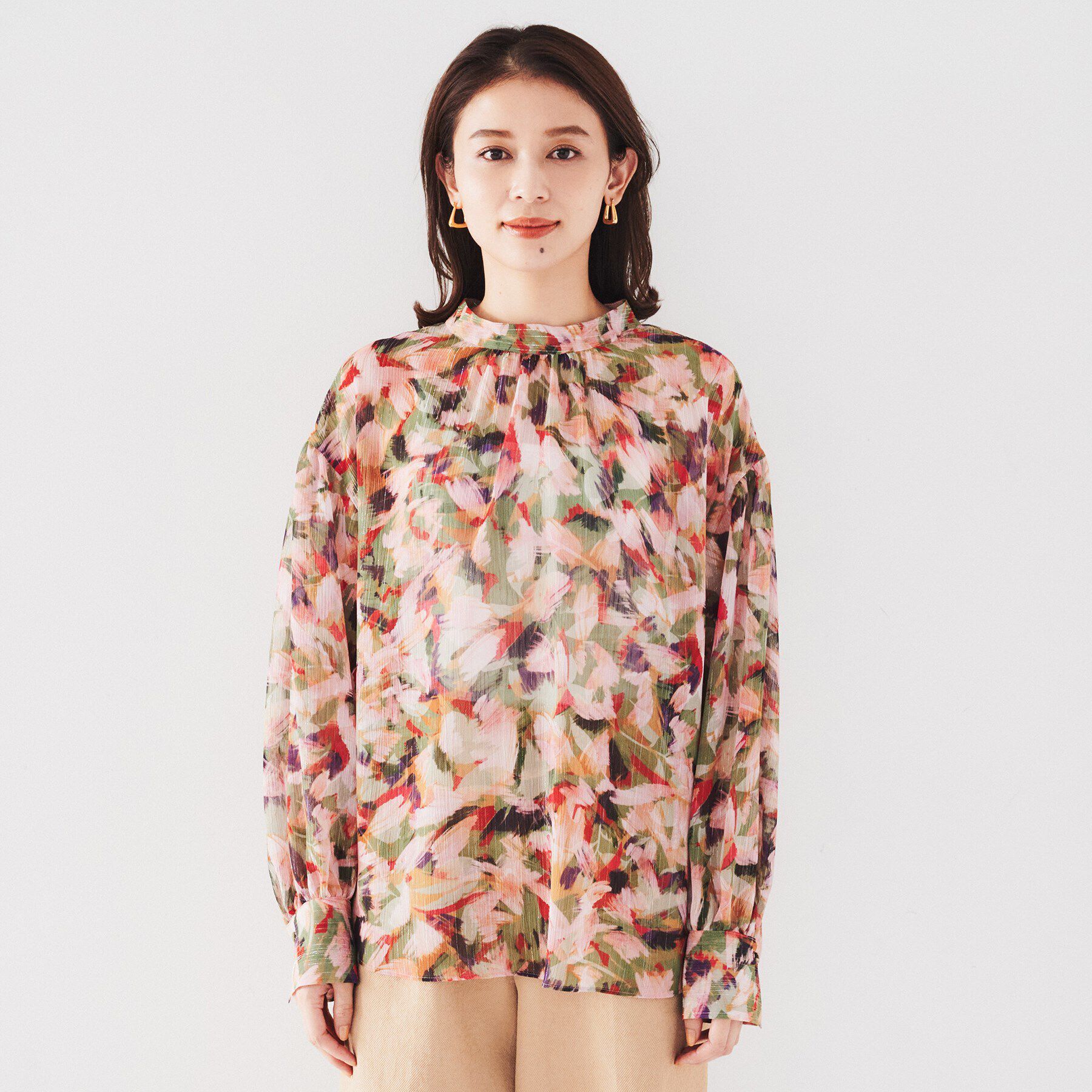 UNTITLED「【柄ブラウス/同素材ワンピースあり】楊柳ラメシフォン リーフプリントブラウス」|シャツ・ブラウス|