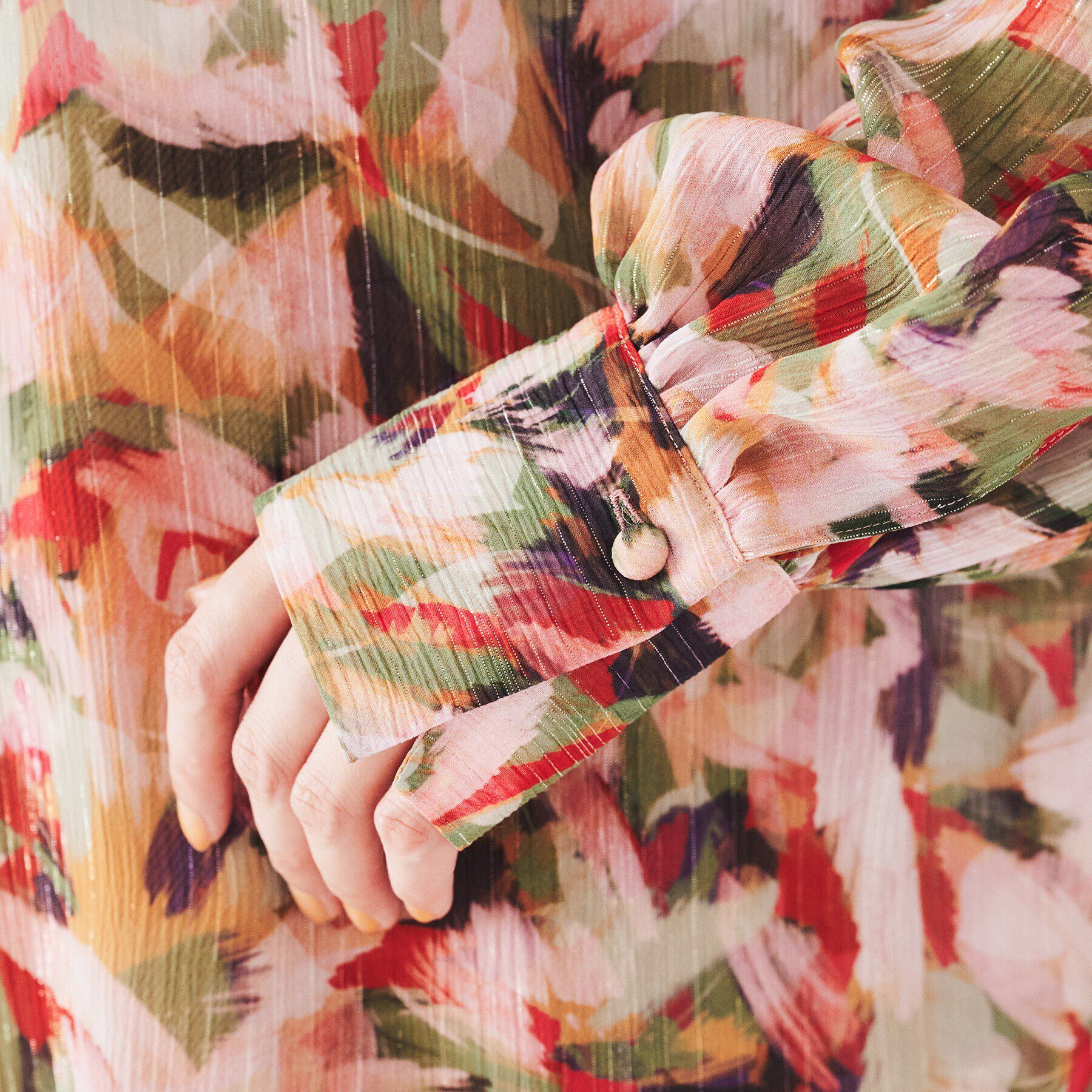 UNTITLED「【柄ブラウス/同素材ワンピースあり】楊柳ラメシフォン リーフプリントブラウス」|シャツ・ブラウス|