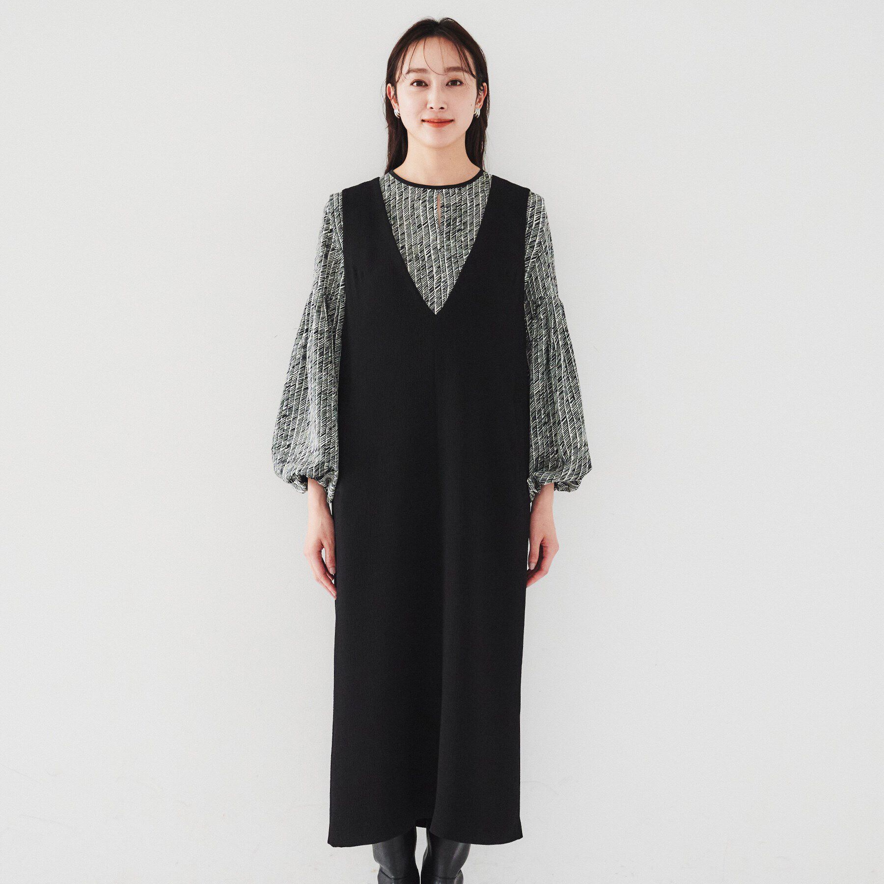 UNTITLED「【凹凸素材/セットアップ可】クレープダブル イージージャンパースカート」|ワンピース|