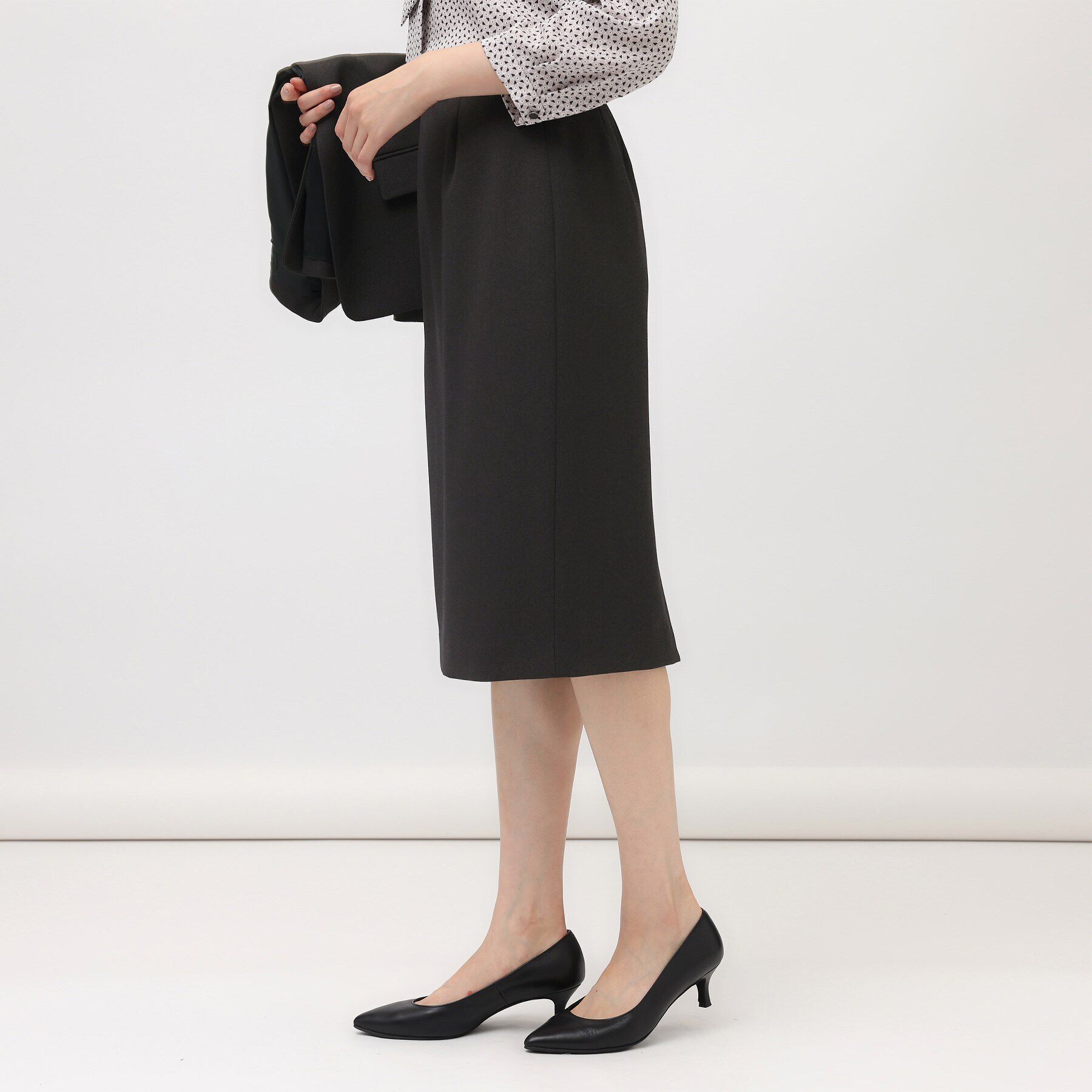 UNTITLED「【通勤スーツ/入卒/セレモニー】ウーステッドカルゼ タイトスカート」|スカート|