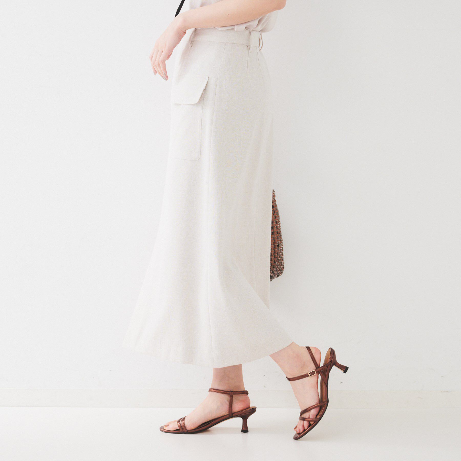 UNTITLED「【きれいめ/前スリット】麻混カーゴスカート」|スカート|