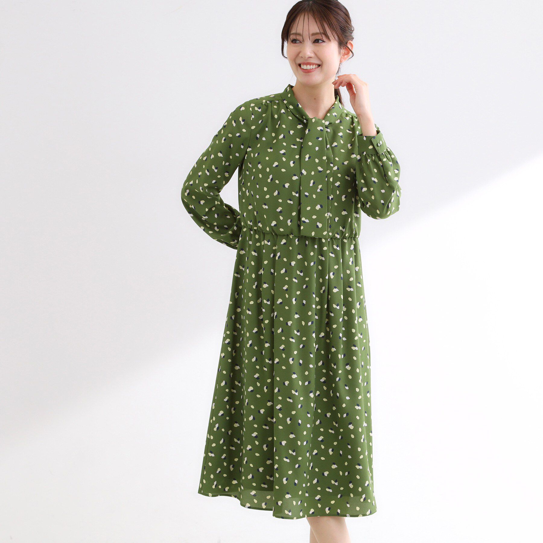 Reflect「【通勤・おでかけにおすすめ◎】フラワープリントボウタイワンピース」|ワンピース|