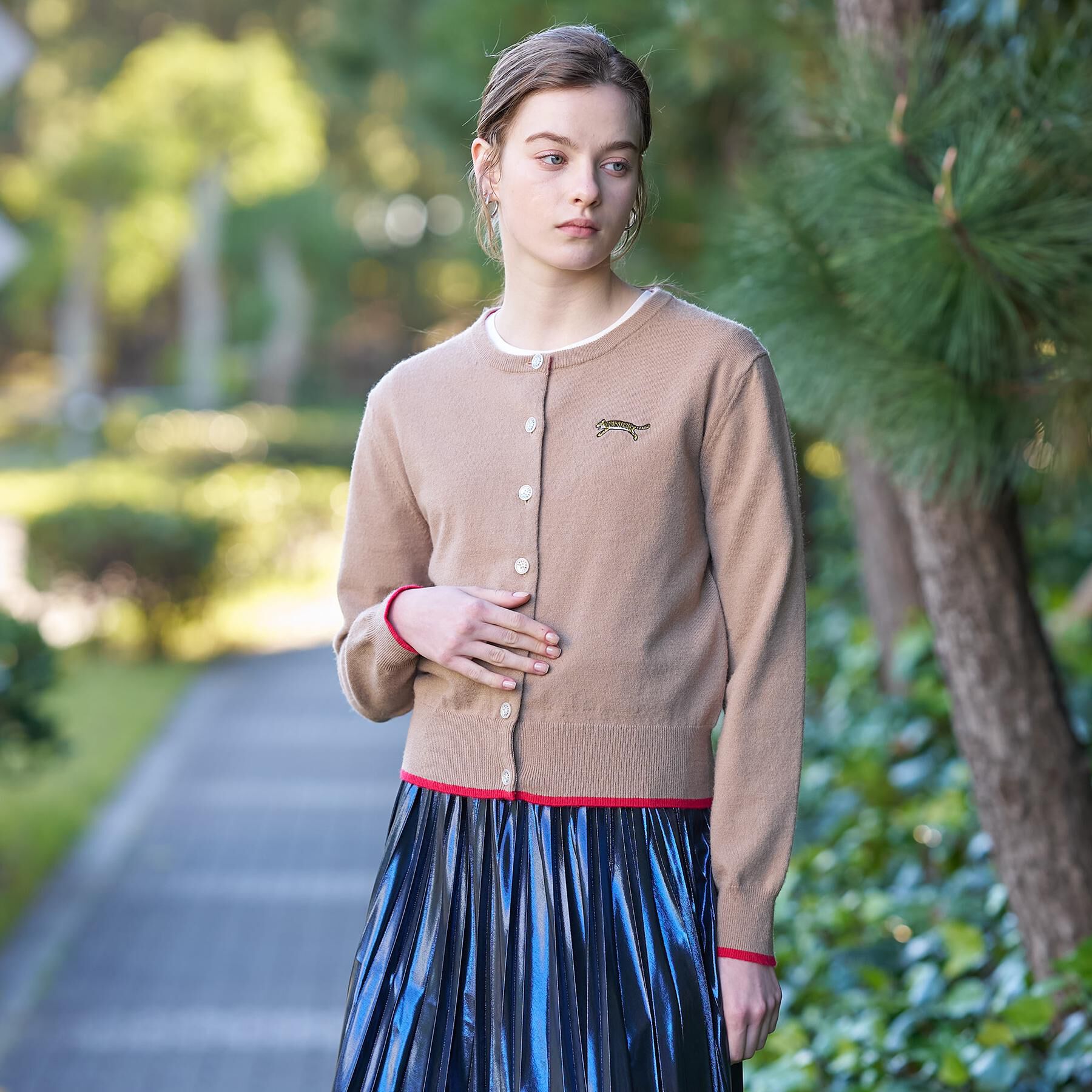 DRESSTERIOR「【CLASSY．12月号掲載】タイガーエンブロイダリークルーネックカーディガン」|カーディガン|