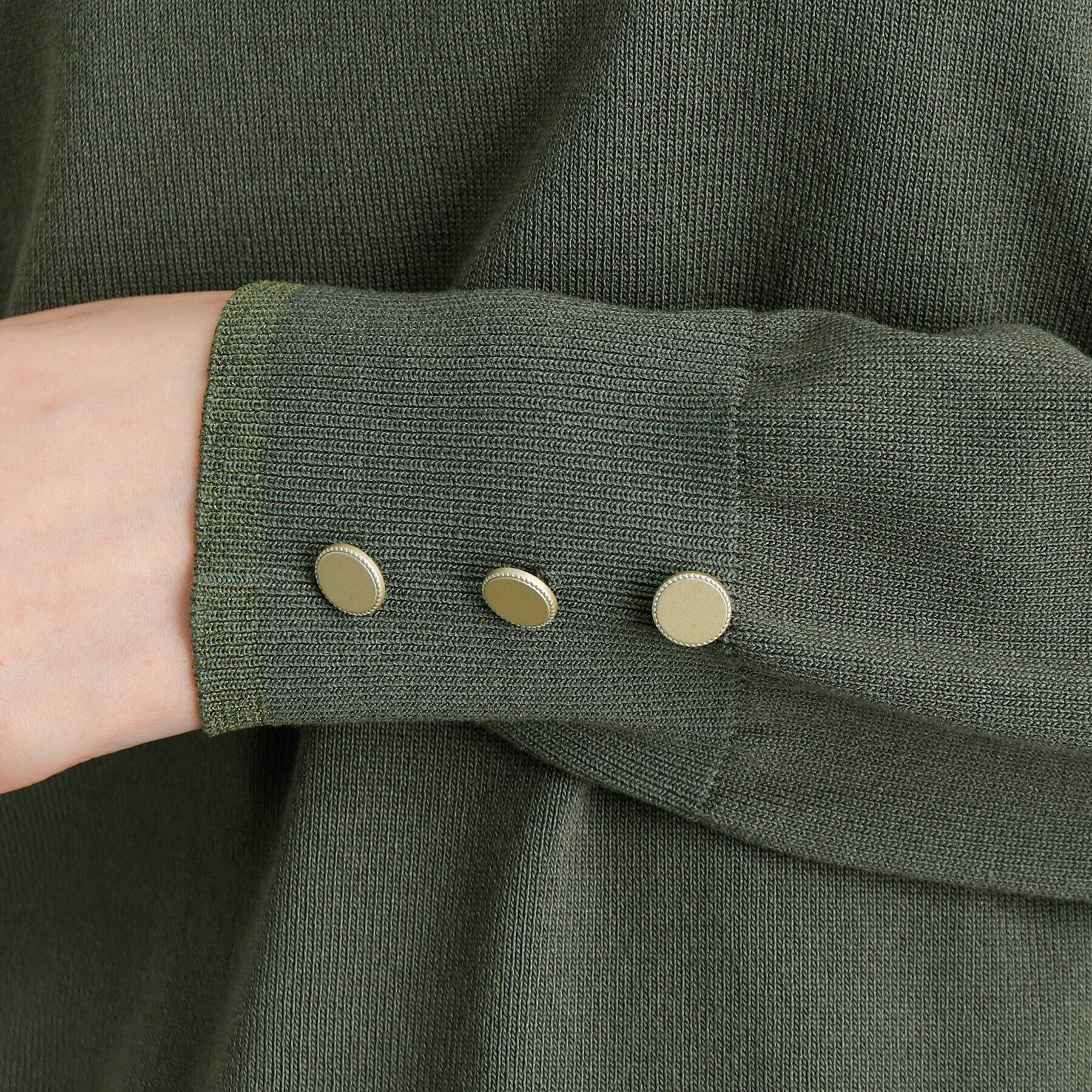 grove「袖ボタンクルーネックプルオーバー」|ニット・セーター|