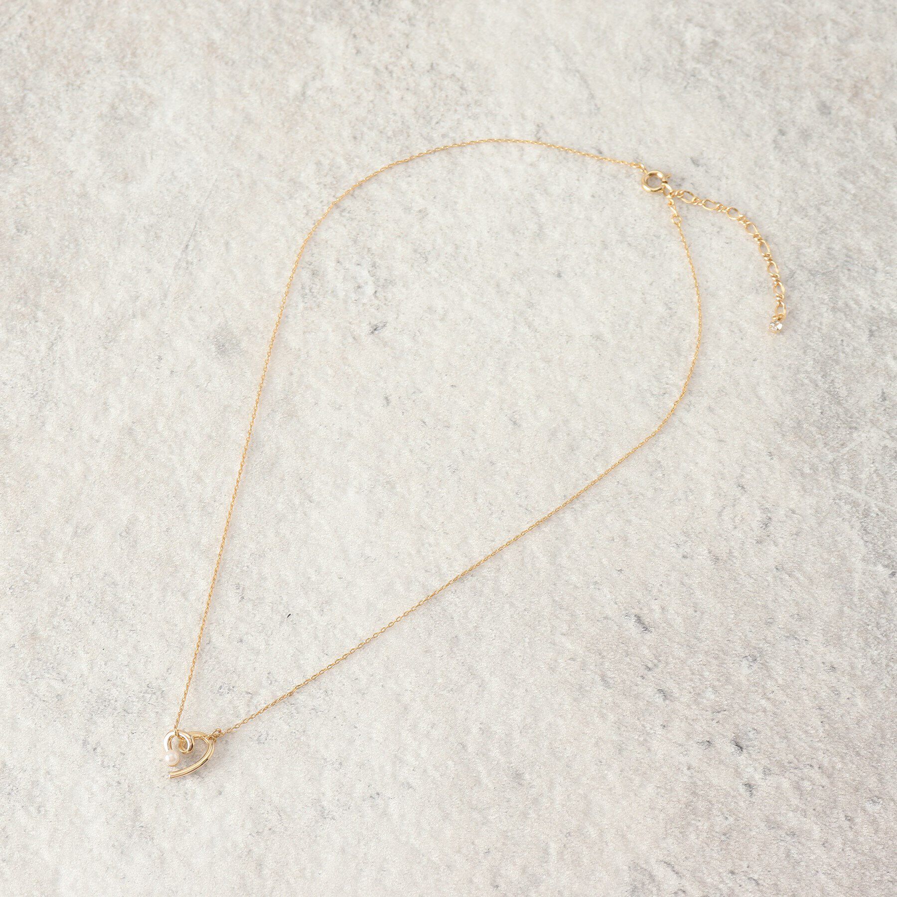 grove「メタルハートパール調ショートネックレス」|ネックレス|