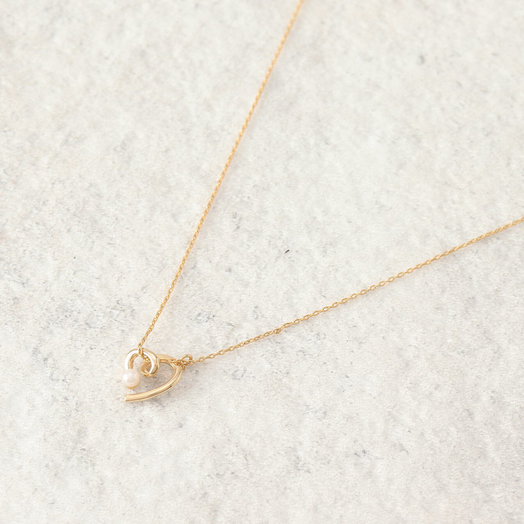 grove「メタルハートパール調ショートネックレス」|ネックレス|ゴールド(007)