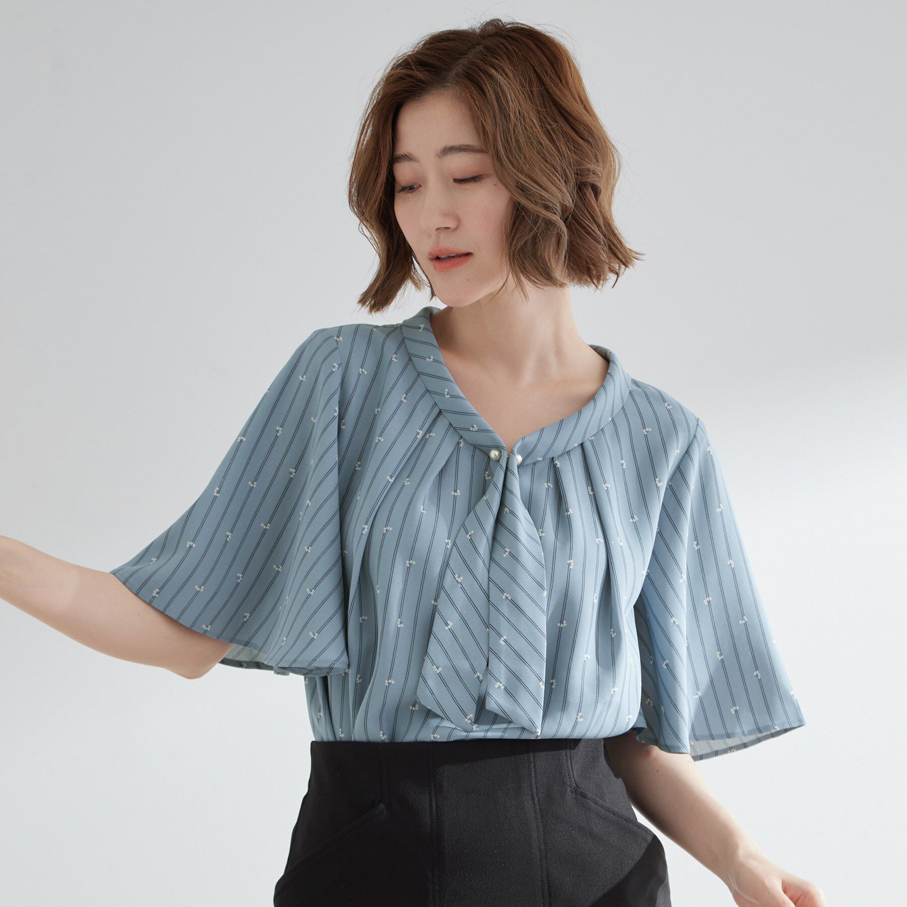 grove「【お仕事/二の腕カバー】パール調使いが華やか 上品ボウタイブラウス」|シャツ・ブラウス|