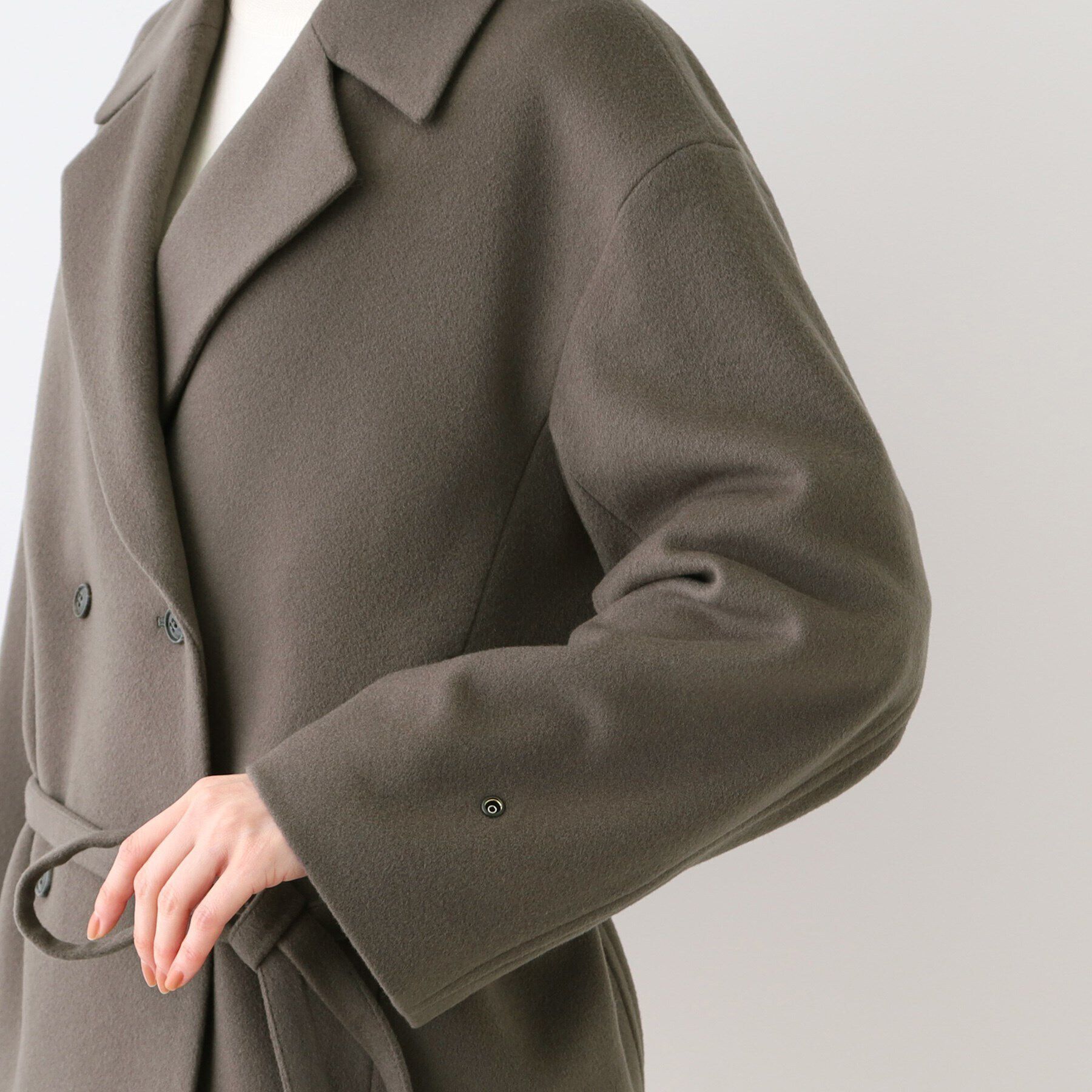 INDIVI「【日本製】ベルト付フォルムショートコート」|ピーコート|