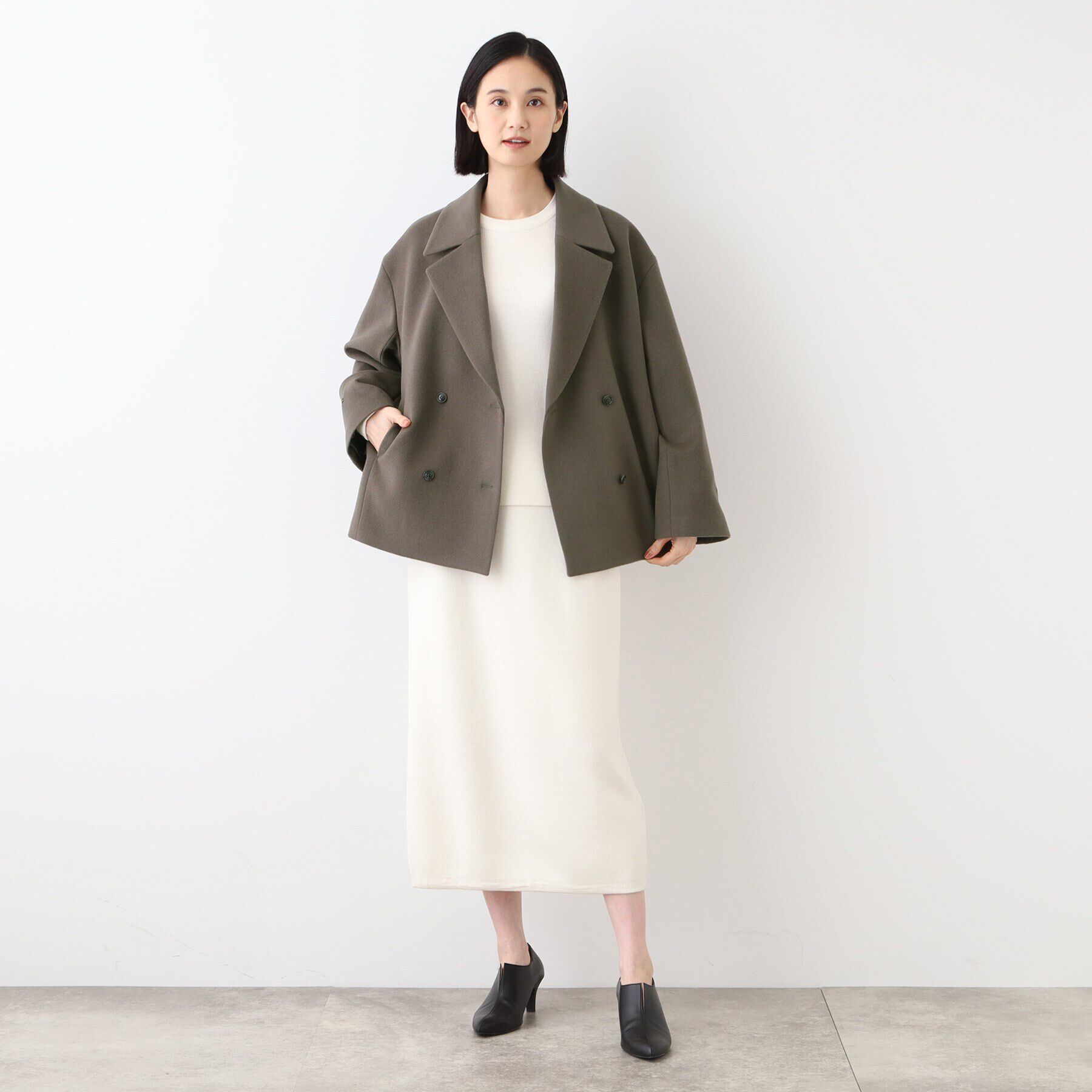 INDIVI「【日本製】ベルト付フォルムショートコート」|ピーコート|