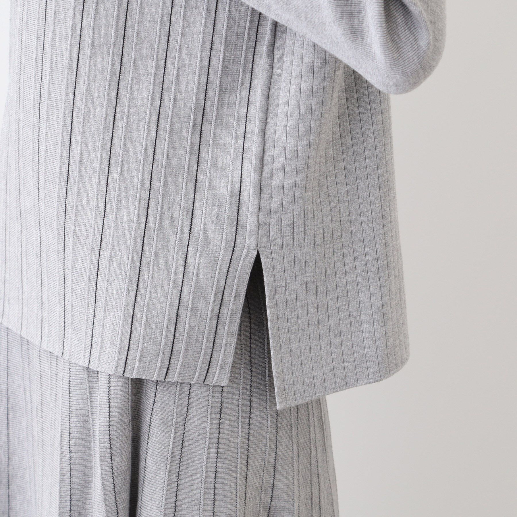 INDIVI「【洗える/SETUP可能】Vネックストライプ柄ニットプルオーバー」|ニット・セーター|