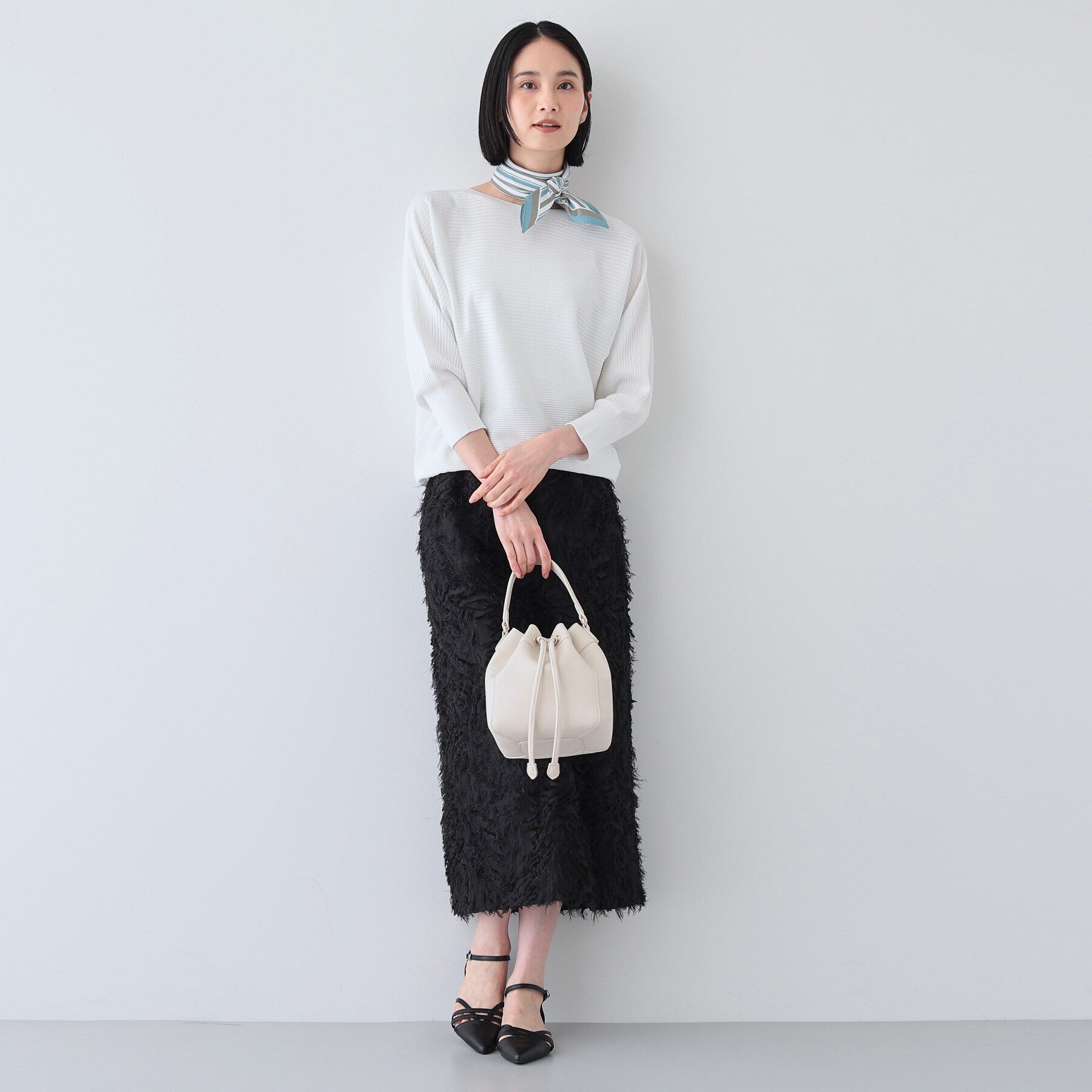 INDIVI「【洗える／無縫製】美シルエット ドルマンスリーブニット」|ニット・セーター|