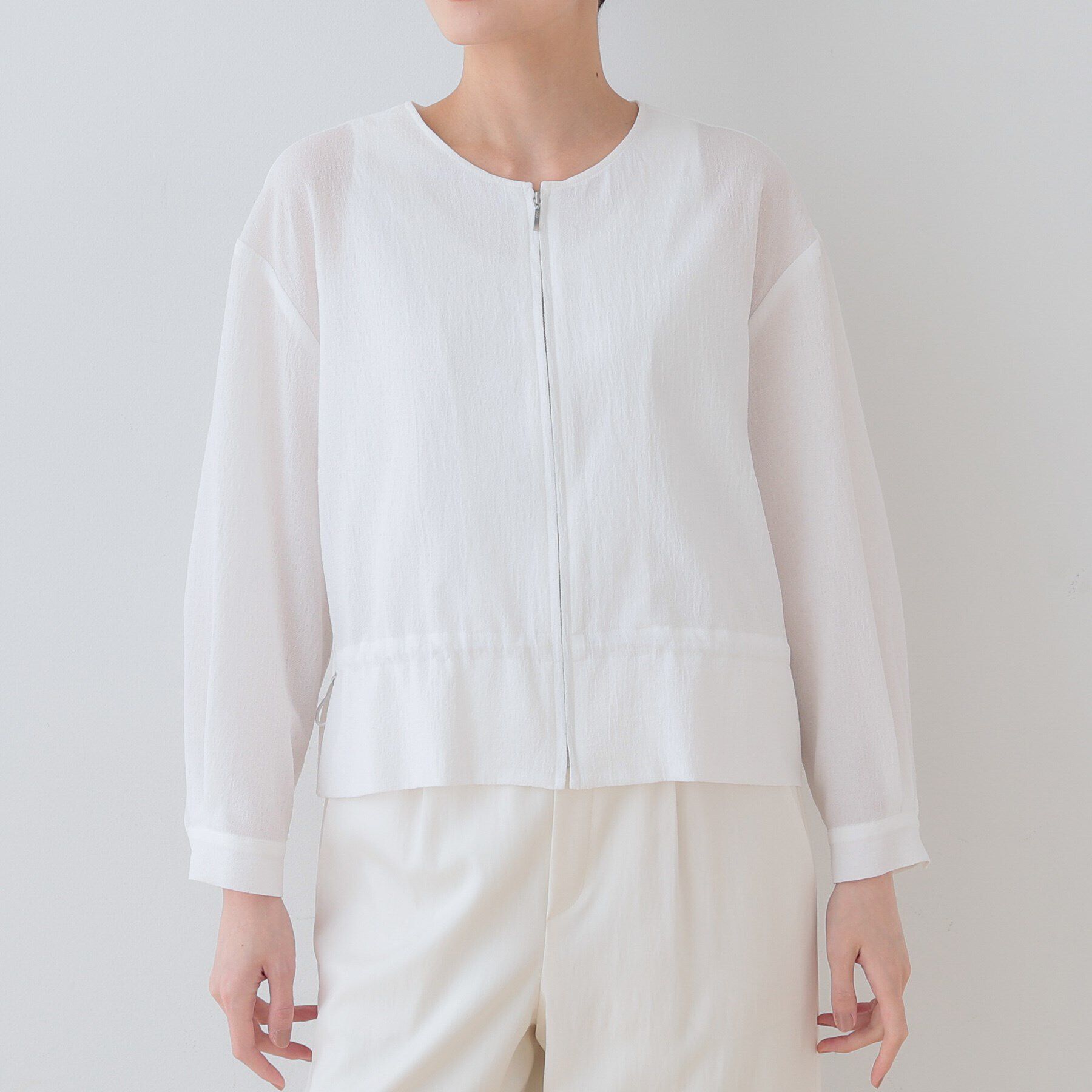 INDIVI「【洗える／凹凸素材】ドロストデザインショート丈ブルゾン」|ブルゾン・スタジャン|