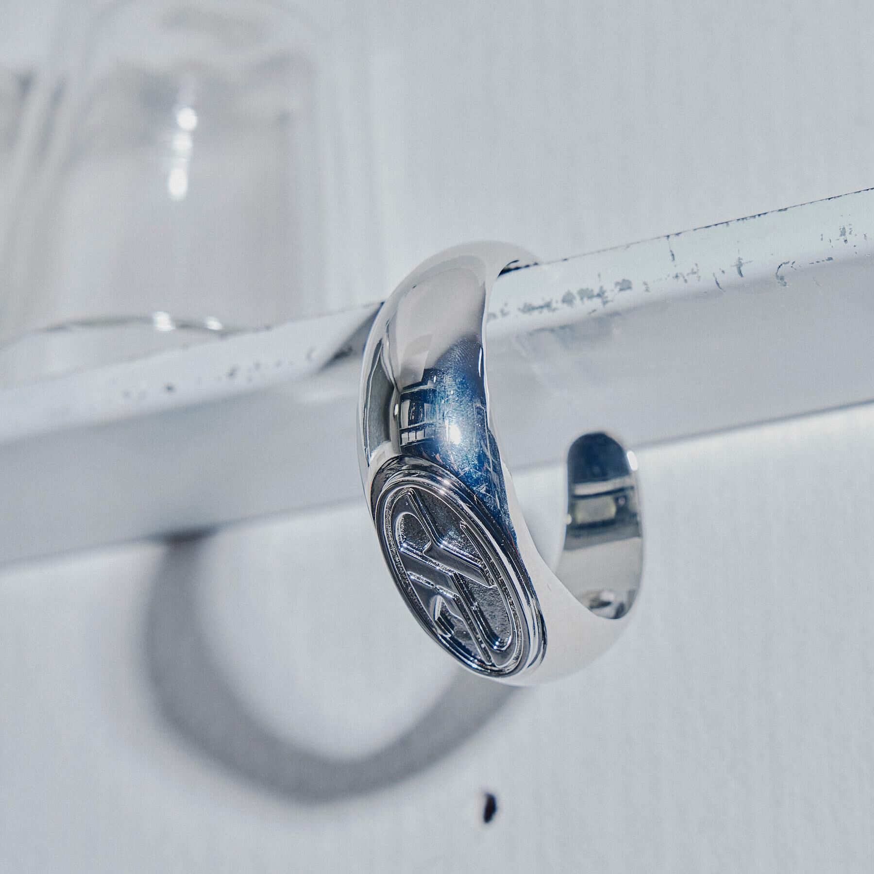 tk.TAKEO KIKUCHI「ボリュームロゴバングル」|ブレスレット・バングル|シルバー(006)