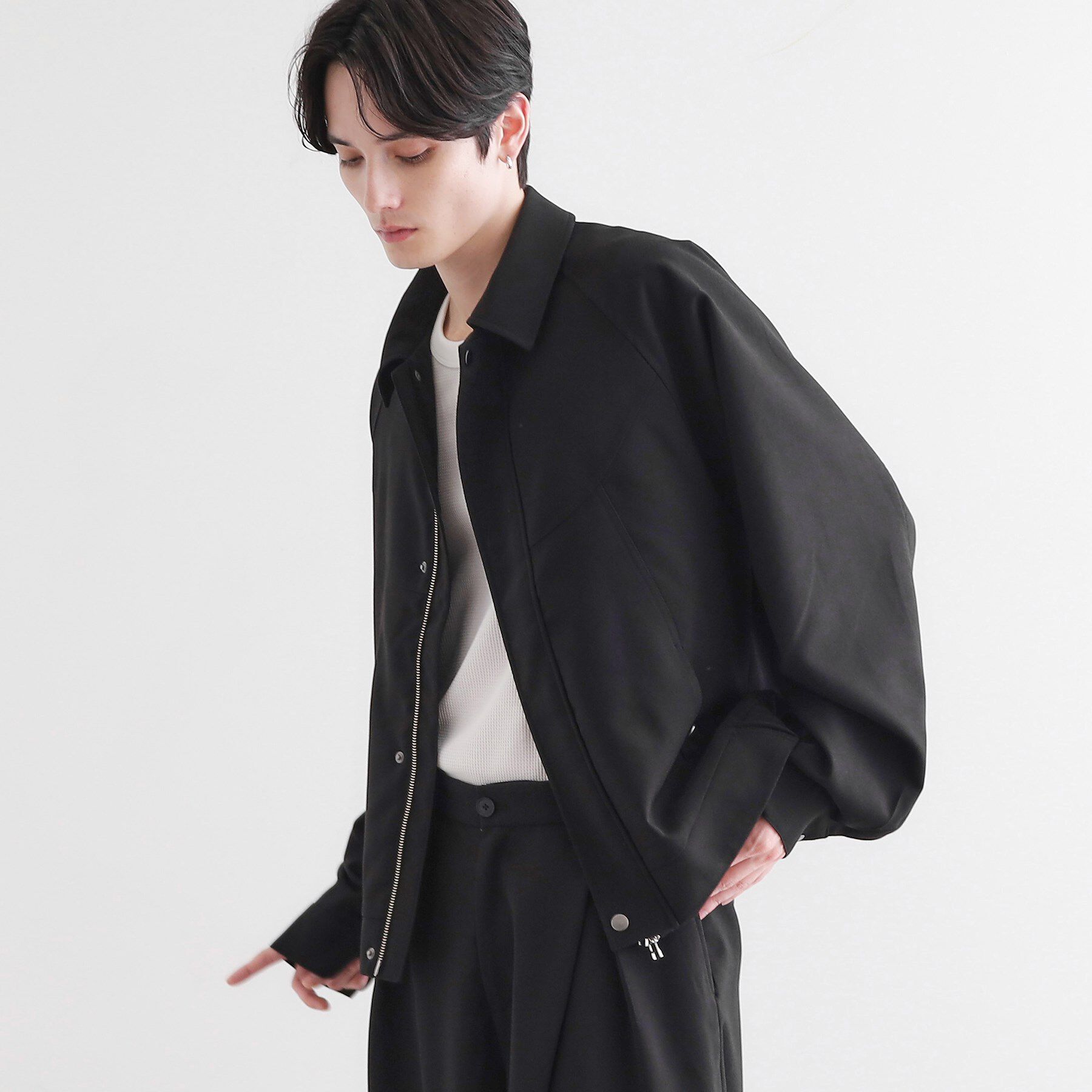 tk.TAKEO KIKUCHI「カーブシームフライトブルゾン」|ブルゾン・スタジャン|ブラック(019)