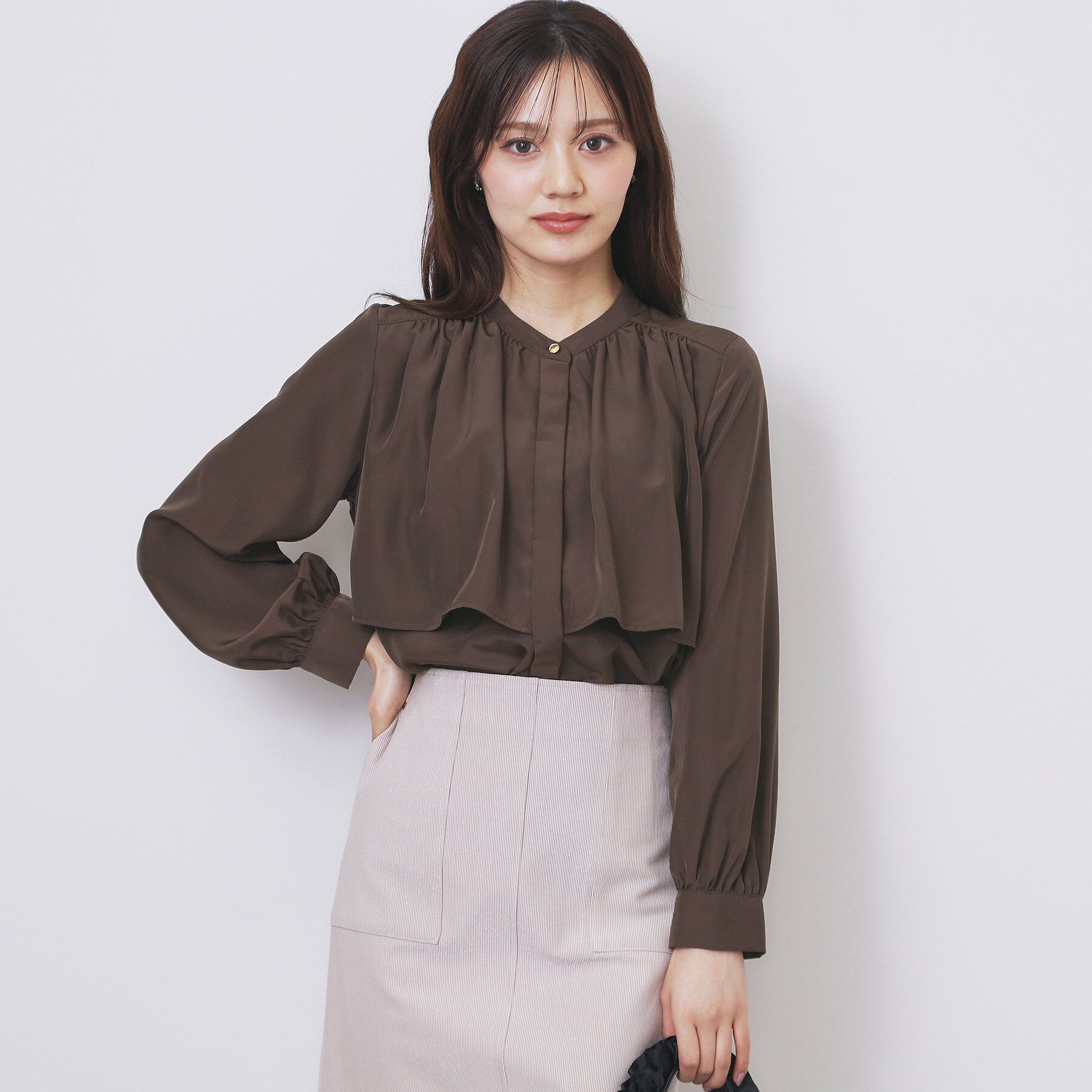 index「サテンバンドカラーブラウス【洗濯機OK/イージーアイロン】」|シャツ・ブラウス|ブラウン(044)