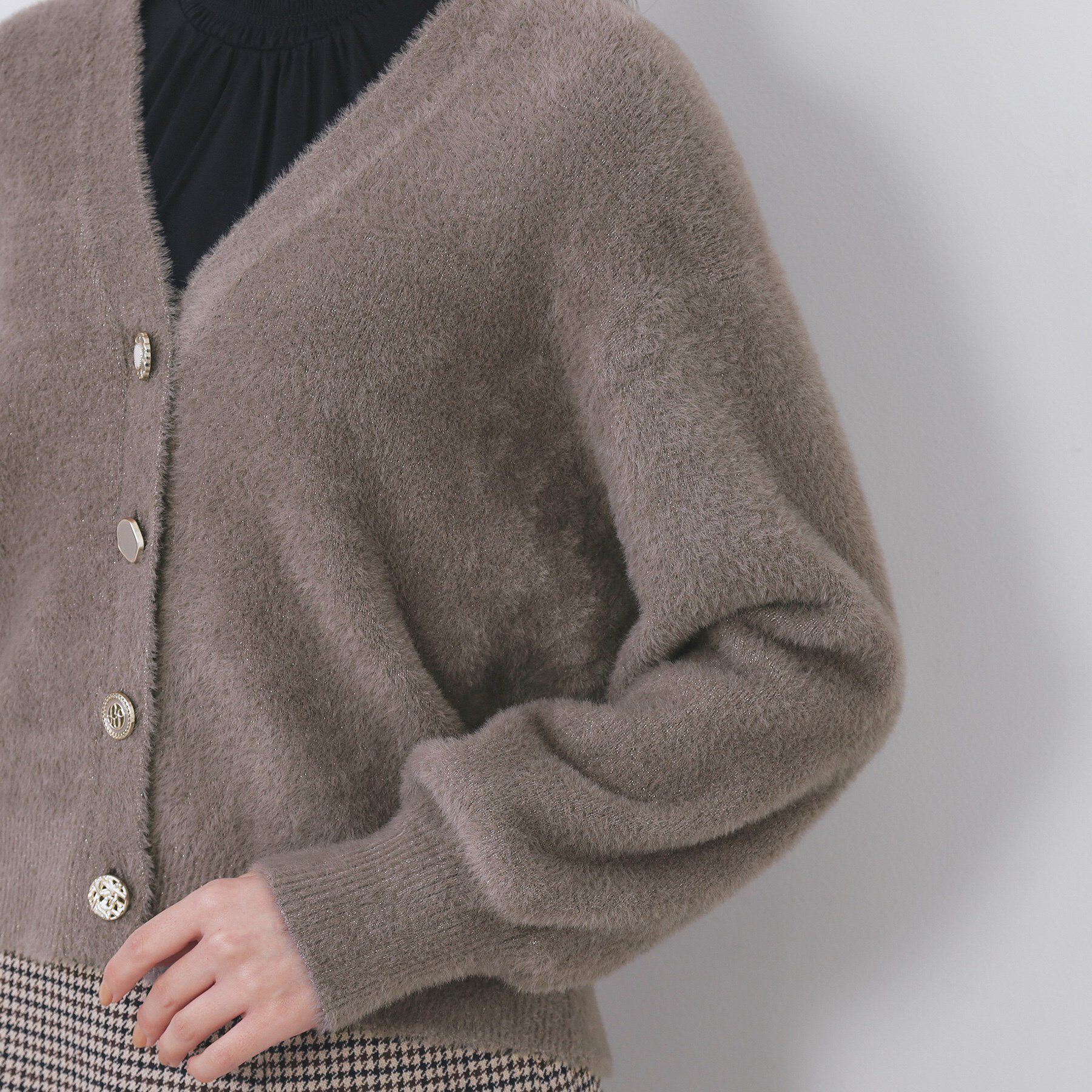 index「ラメフェザーヤーンVネックカーディガン【洗濯機OK】」|カーディガン|