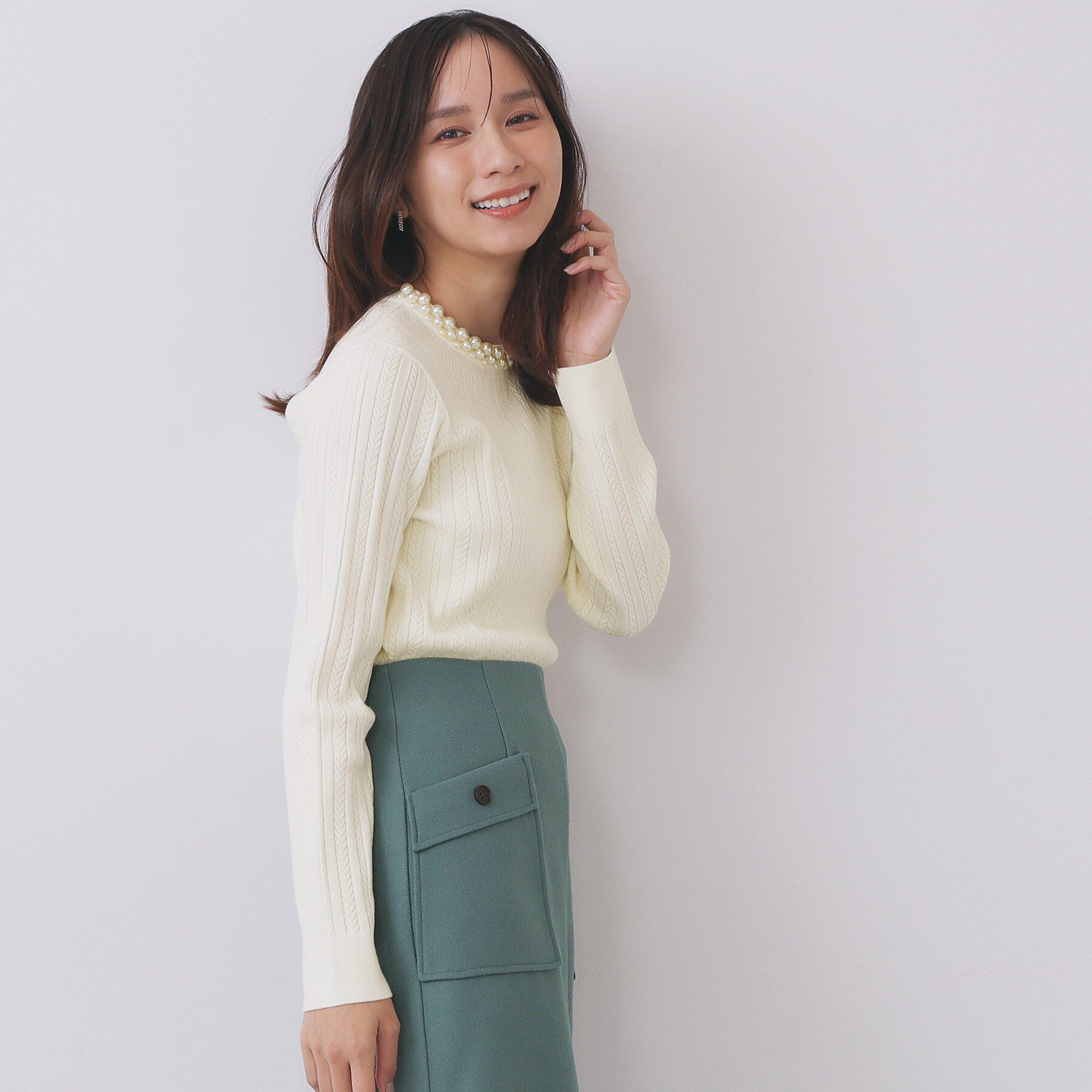 index「パール調ネックケーブルニット【洗濯機OK】」|ニット・セーター|オフホワイト(003