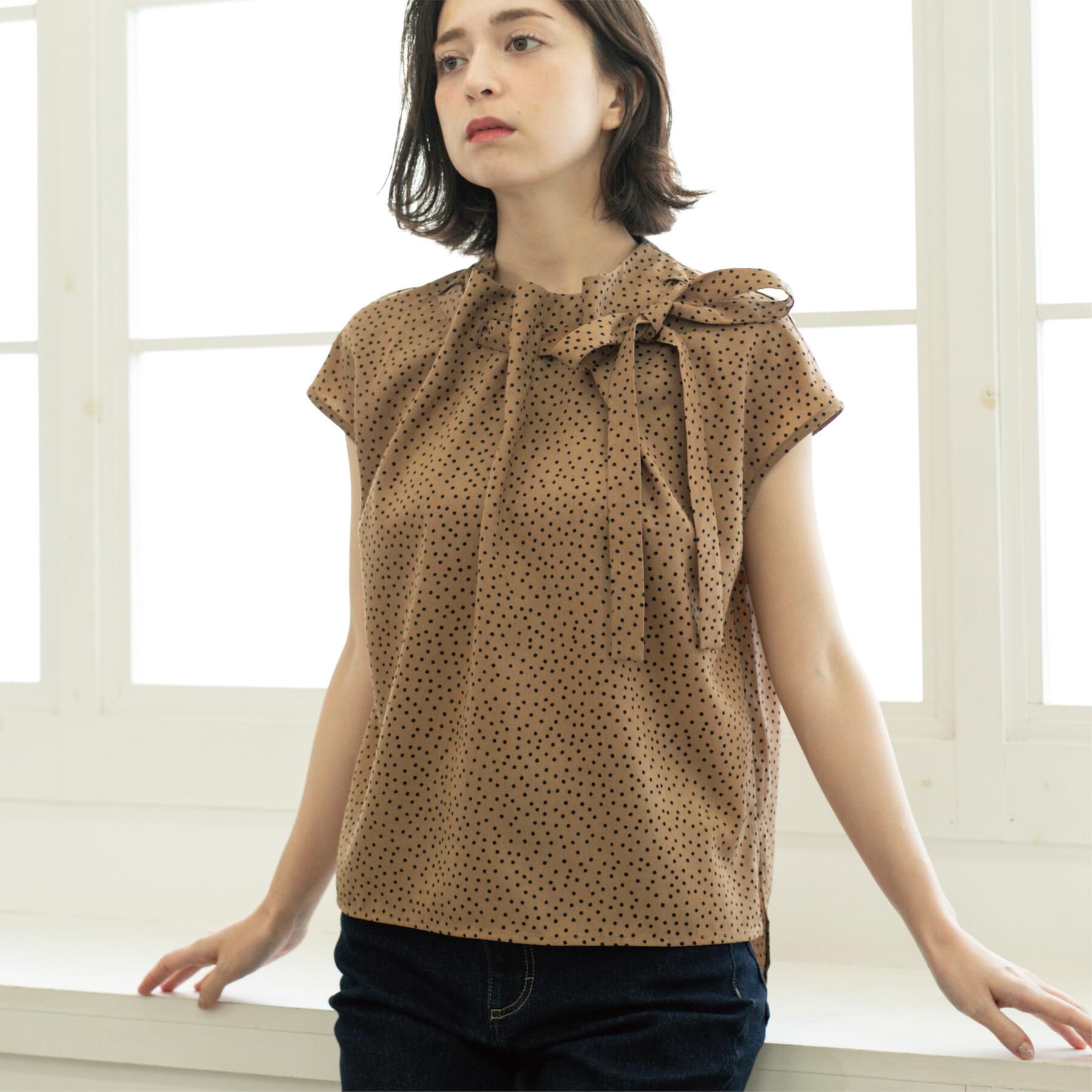 OPAQUE.CLIP「ラッピングボウタイドットブラウス【洗濯機洗い可】」|シャツ・ブラウス|キャメルブラウン(1