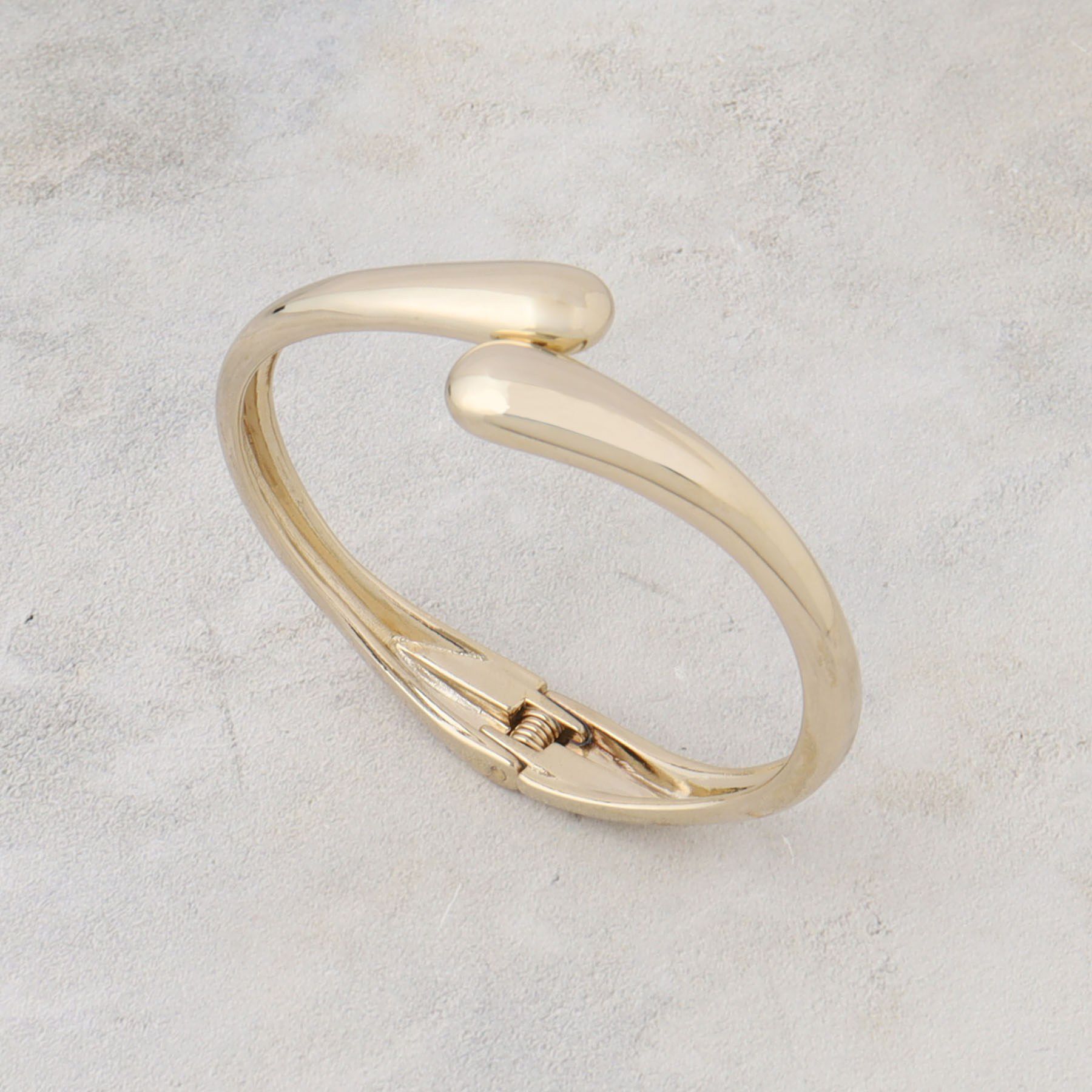 OPAQUE.CLIP「ニュアンスカーブメタルバングル」|ブレスレット・バングル|ゴールド(007)