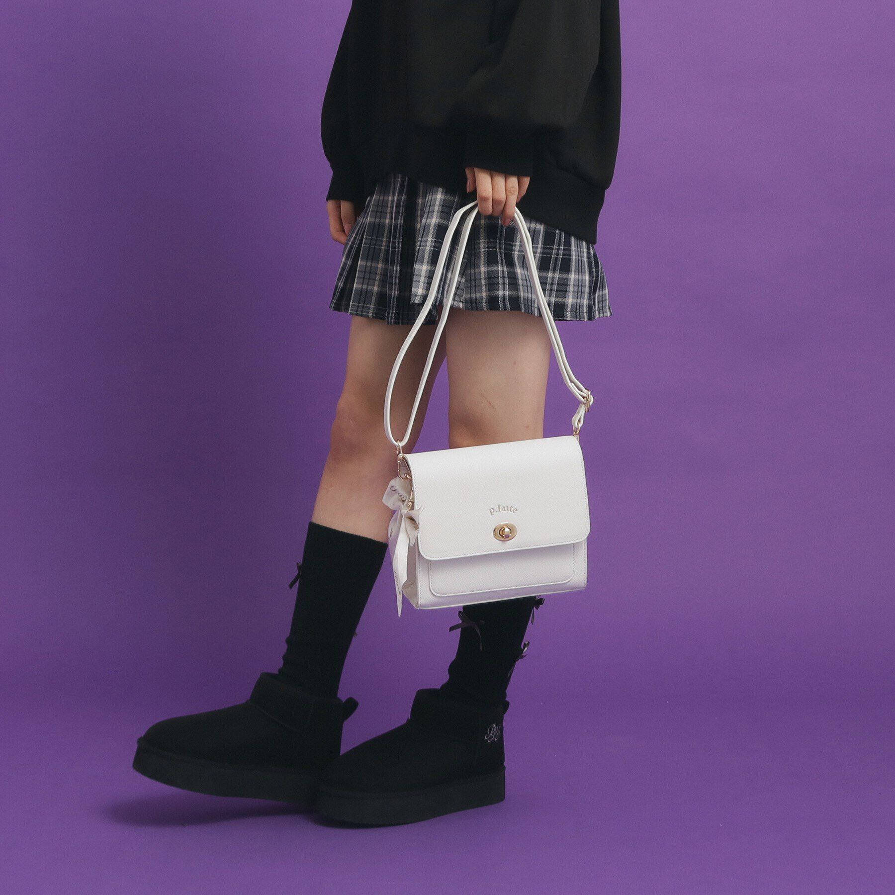 PINK-latte「リボンチャーム付きPUショルダー」|ショルダー・メッセンジャー|ホワイト(001)