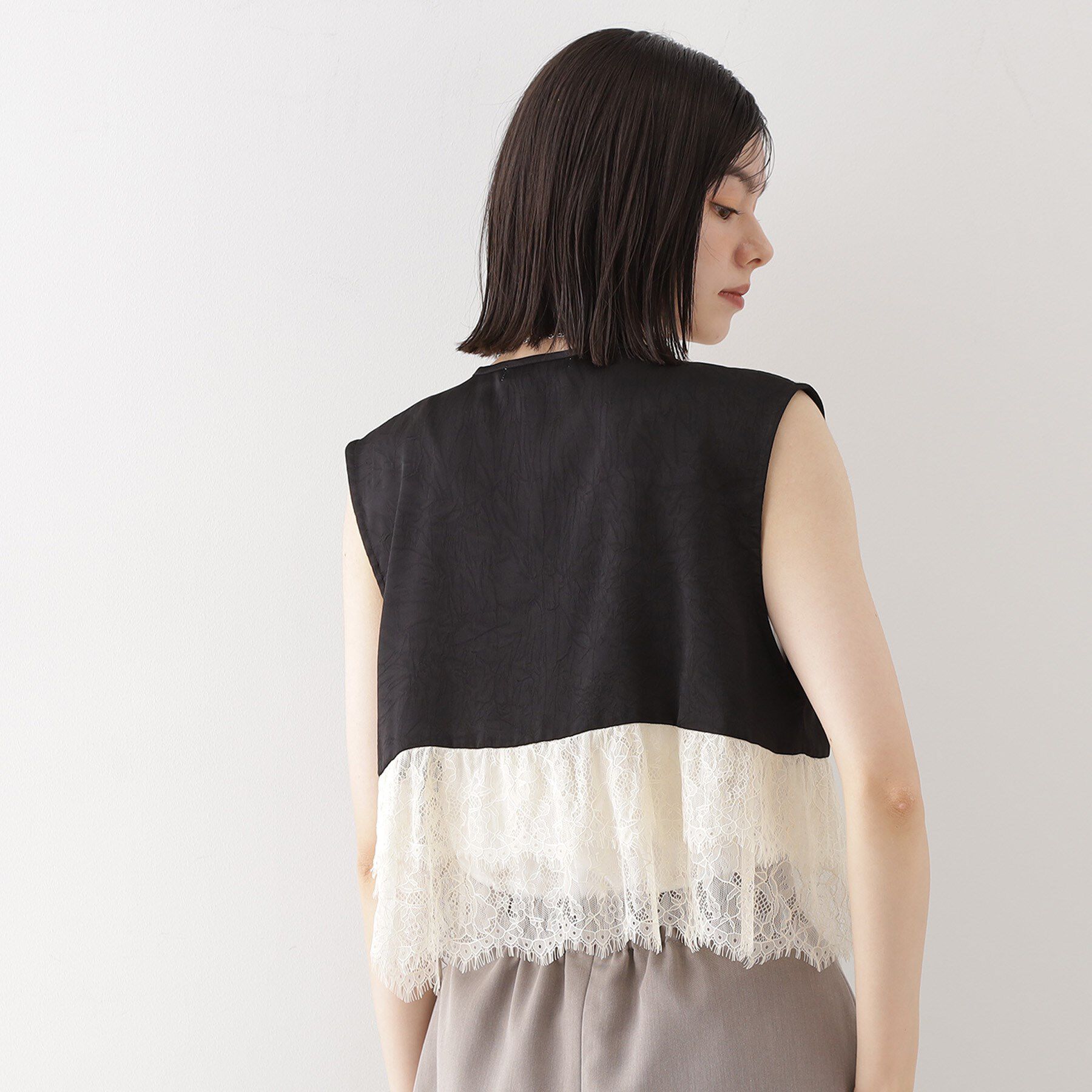 THE SHOP TK「レースフリルサテンベスト【洗える】」|ベスト・ジレ|