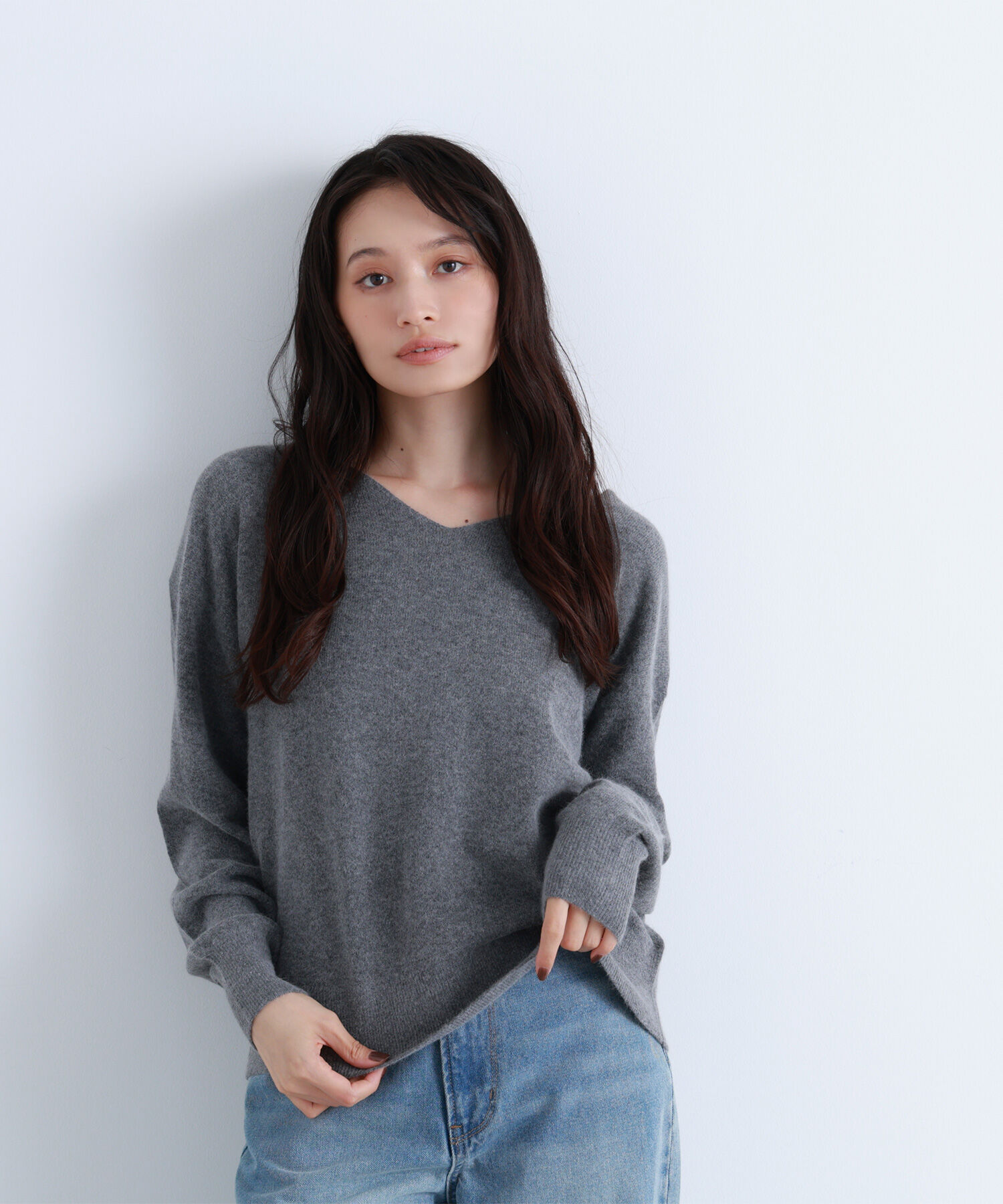  「FOX混ジェントリーシリーズ Vネックニット」|ニット・セーター|チャコール1