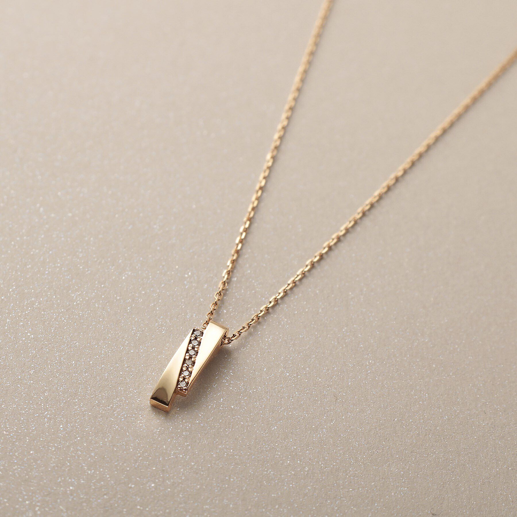 COCOSHNIK「K10ダイヤモンド シフテッドレクタングル ネックレス」|ネックレス|