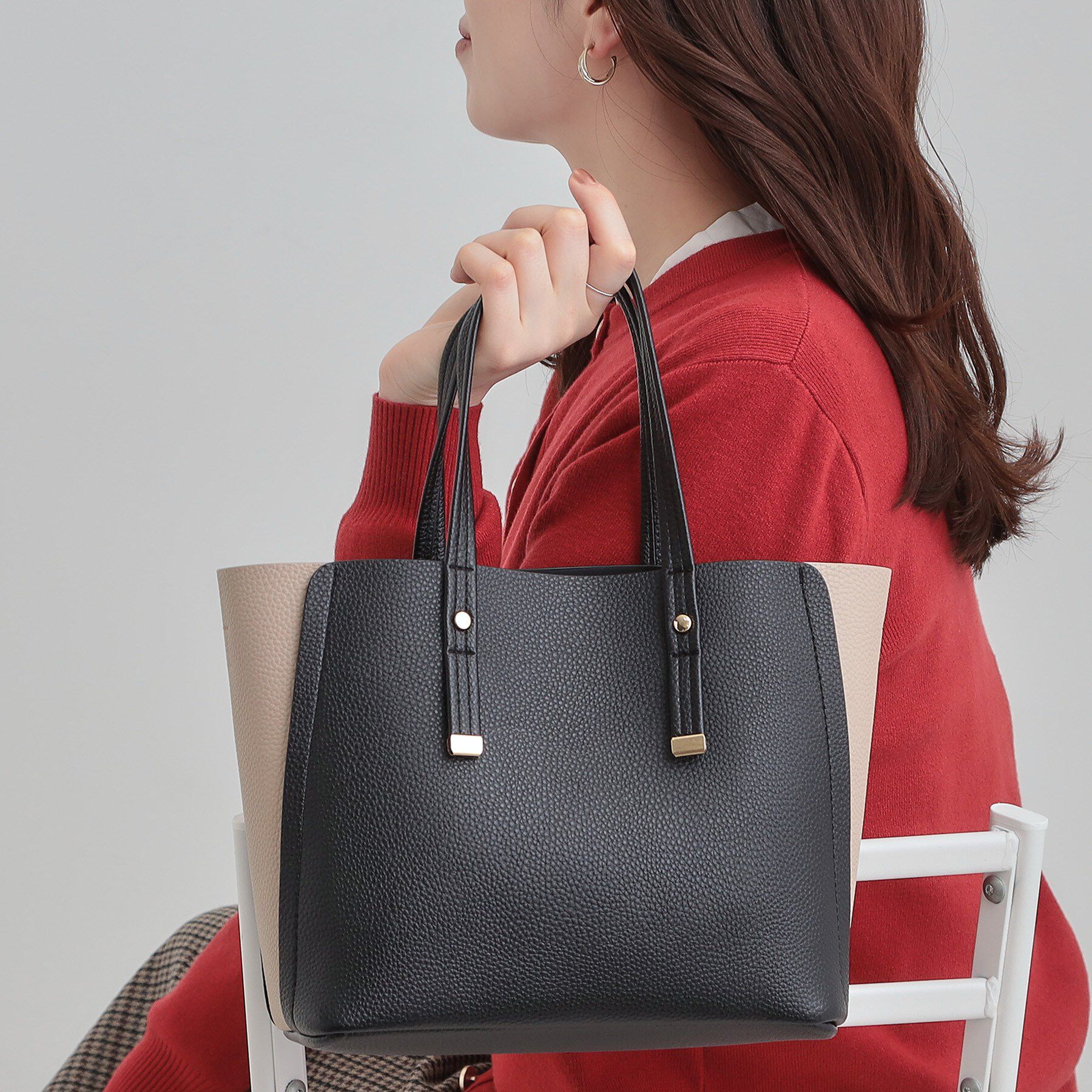 SHOO･LA･RUE「【軽量/2WAY】ハンドル金具 配色トートバッグ」|トートバッグ|ブラック(519)