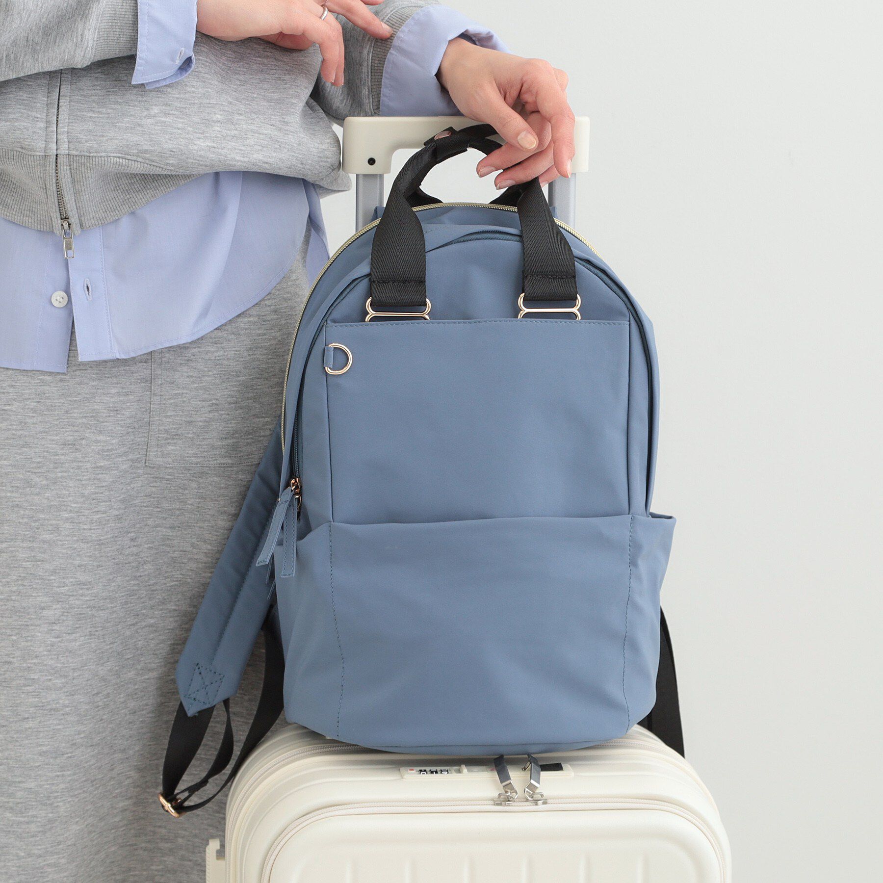 SHOO･LA･RUE「【撥水】キャリーオンラウンドリュック」|リュック|ブルー(092)