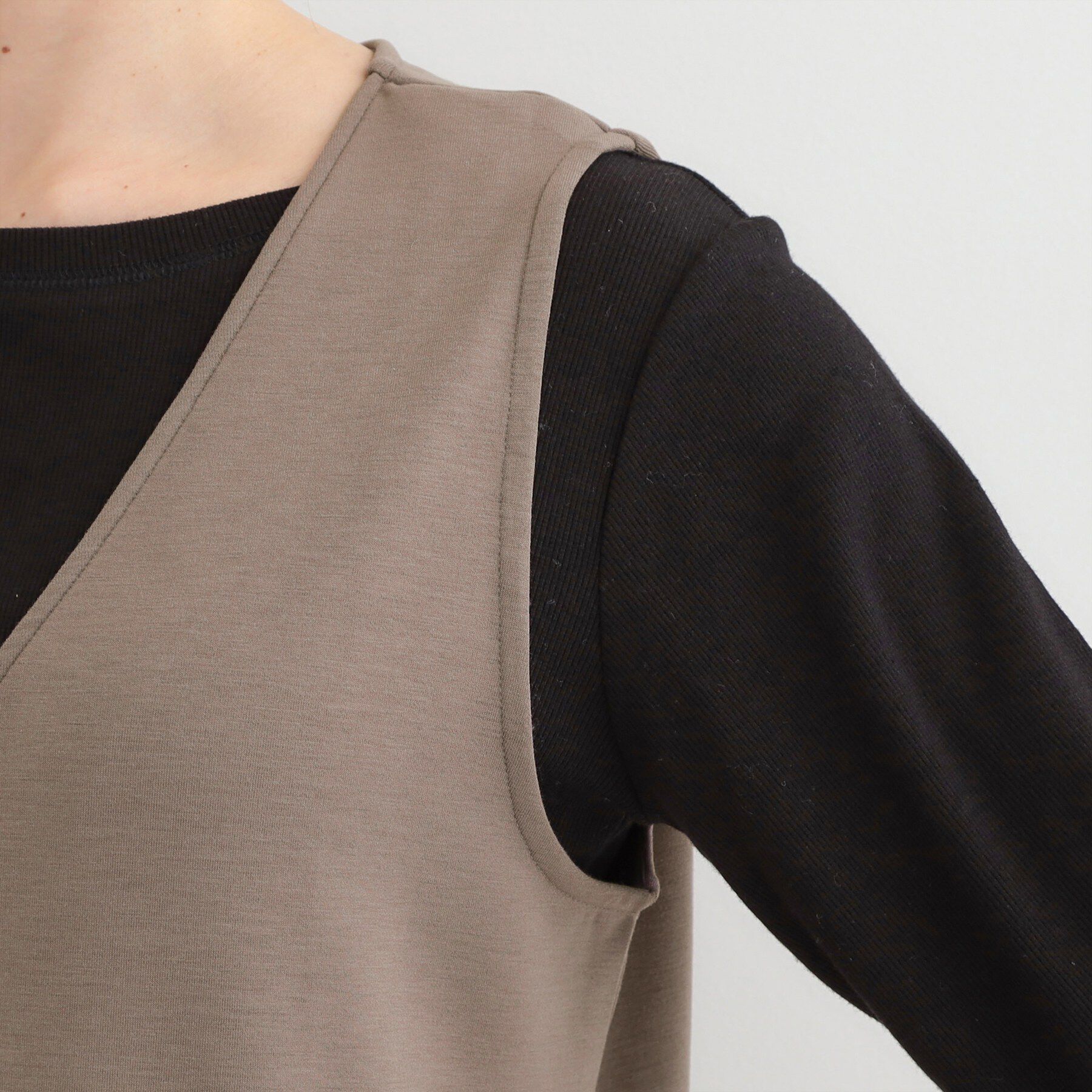 SHOO･LA･RUE「なめらかダンボールハーフジップ Vネックジャンパースカート」|ワンピース|