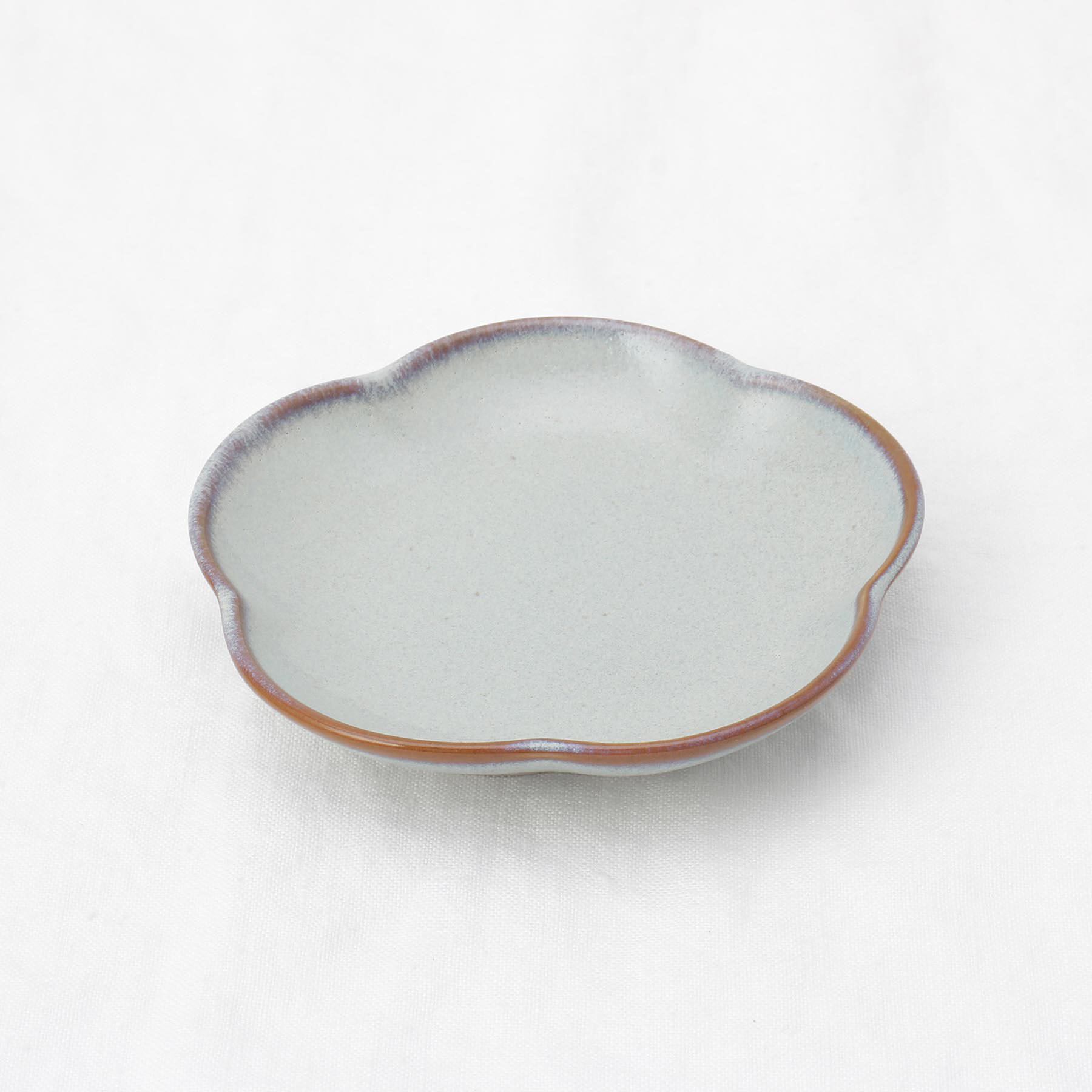 212 KITCHEN STORE「ケイプ 梅形小皿 ライトグレー」|食器・キッチングッズ|その他