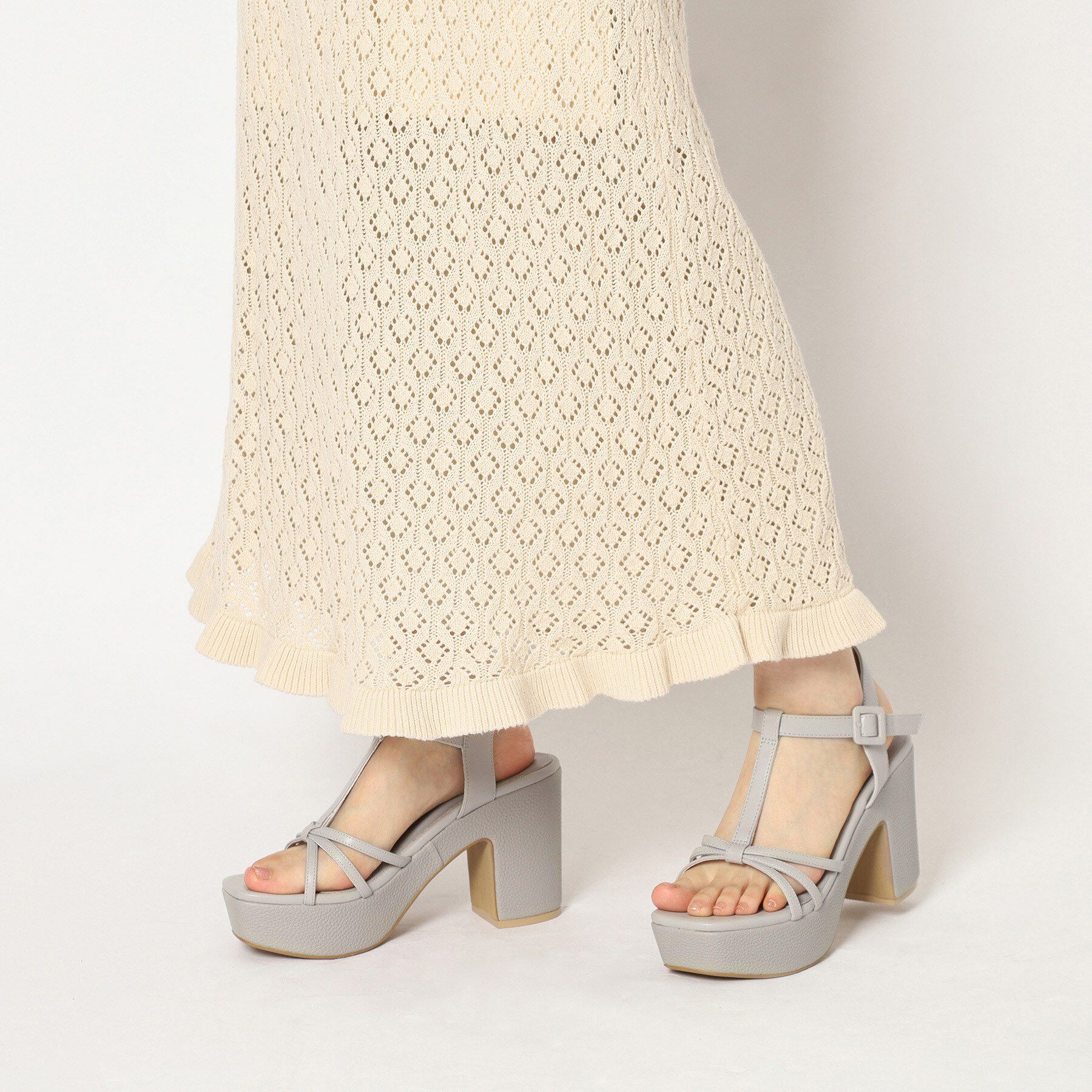 ESPERANZA「Tストラップミニバックルサンダル」|サンダル|