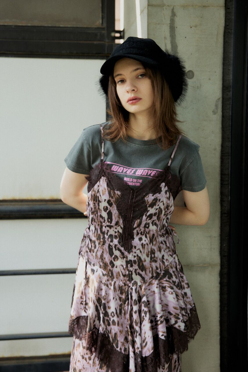 SLY「FRONT PRINT COMPACT Tシャツ」|Tシャツ・カットソー|