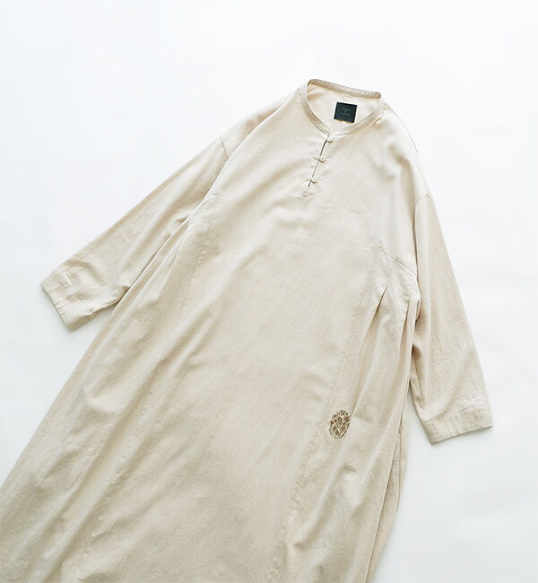 オオカミとフクロウ「オオカミと静かな夜の余白と&ldquo;ワンピース&rdquo;」|ワンピース|ベージュ