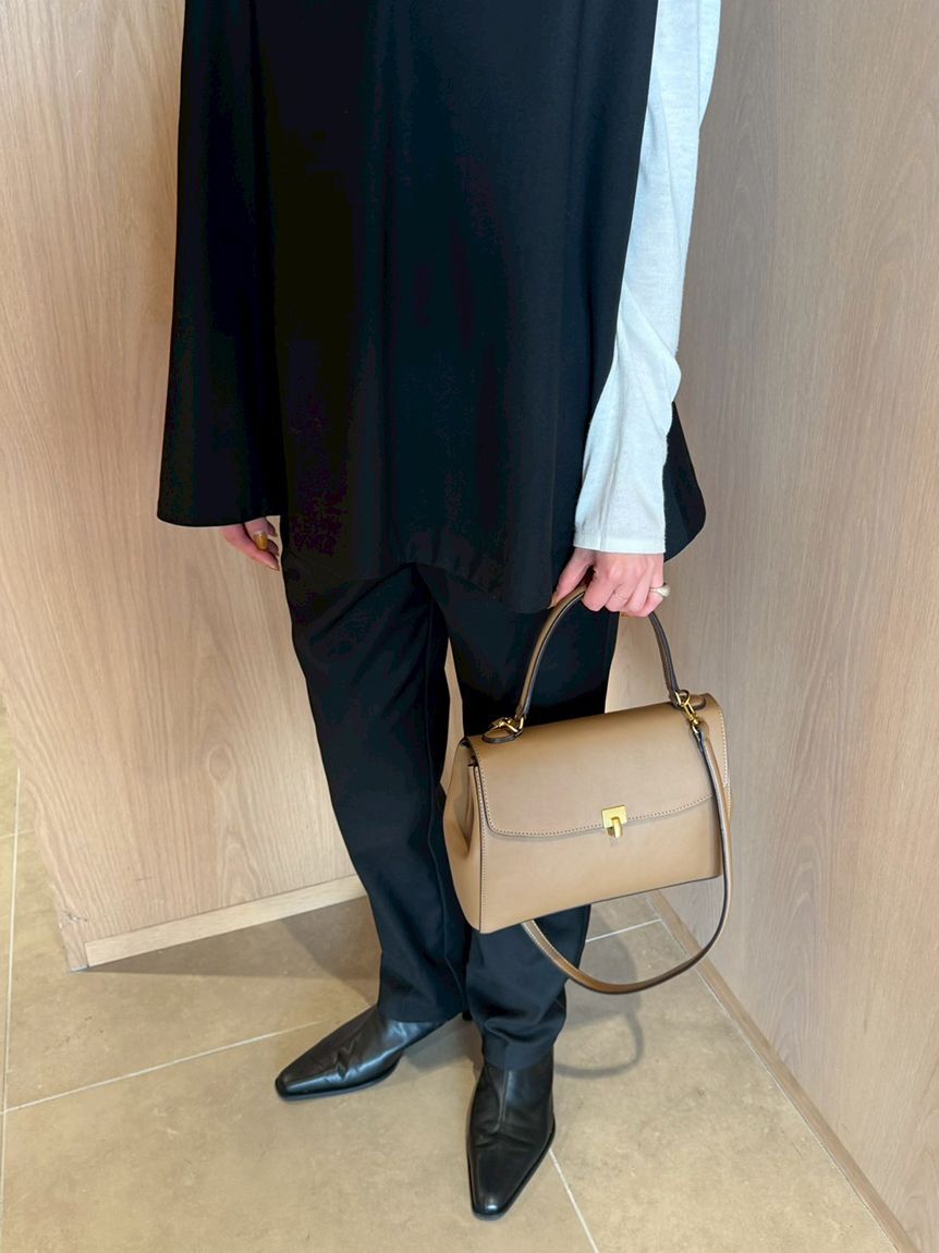 Mila Owen「メタルモチーフスクエアバッグ」|ショルダー・メッセンジャー|