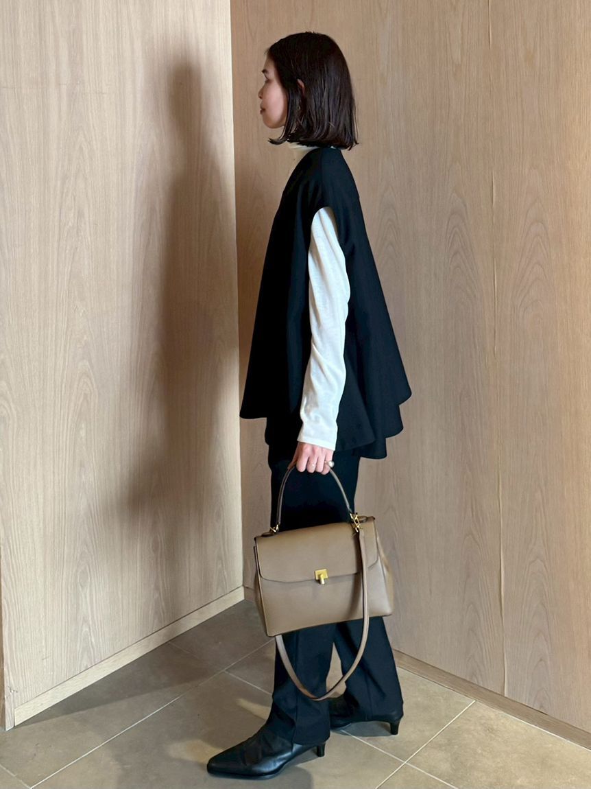 Mila Owen「メタルモチーフスクエアバッグ」|ショルダー・メッセンジャー|